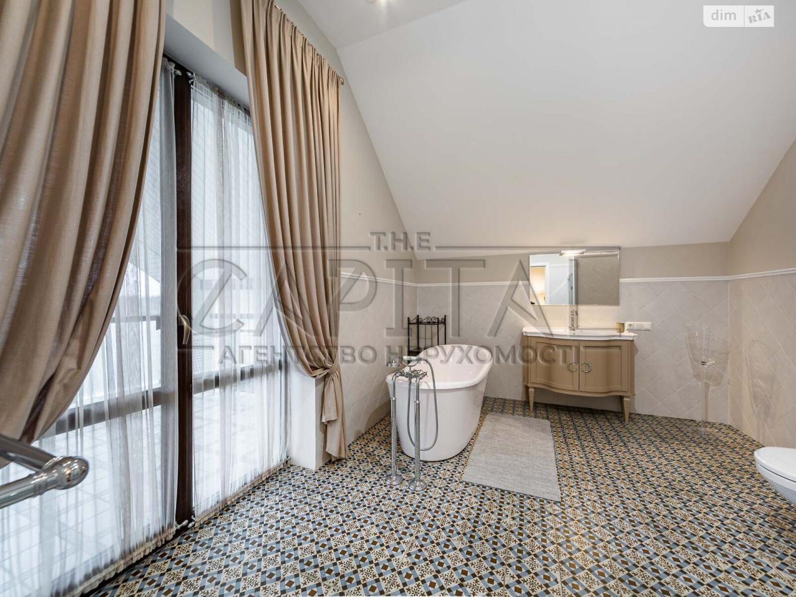 двухэтажный дом с гаражом, 385.6 кв. м, кирпич. Продажа в Иванковичах фото 1 двухэтажный дом с гаражом, 385.6 кв. м, кирпич. Продажа в Иванковичах фото 1