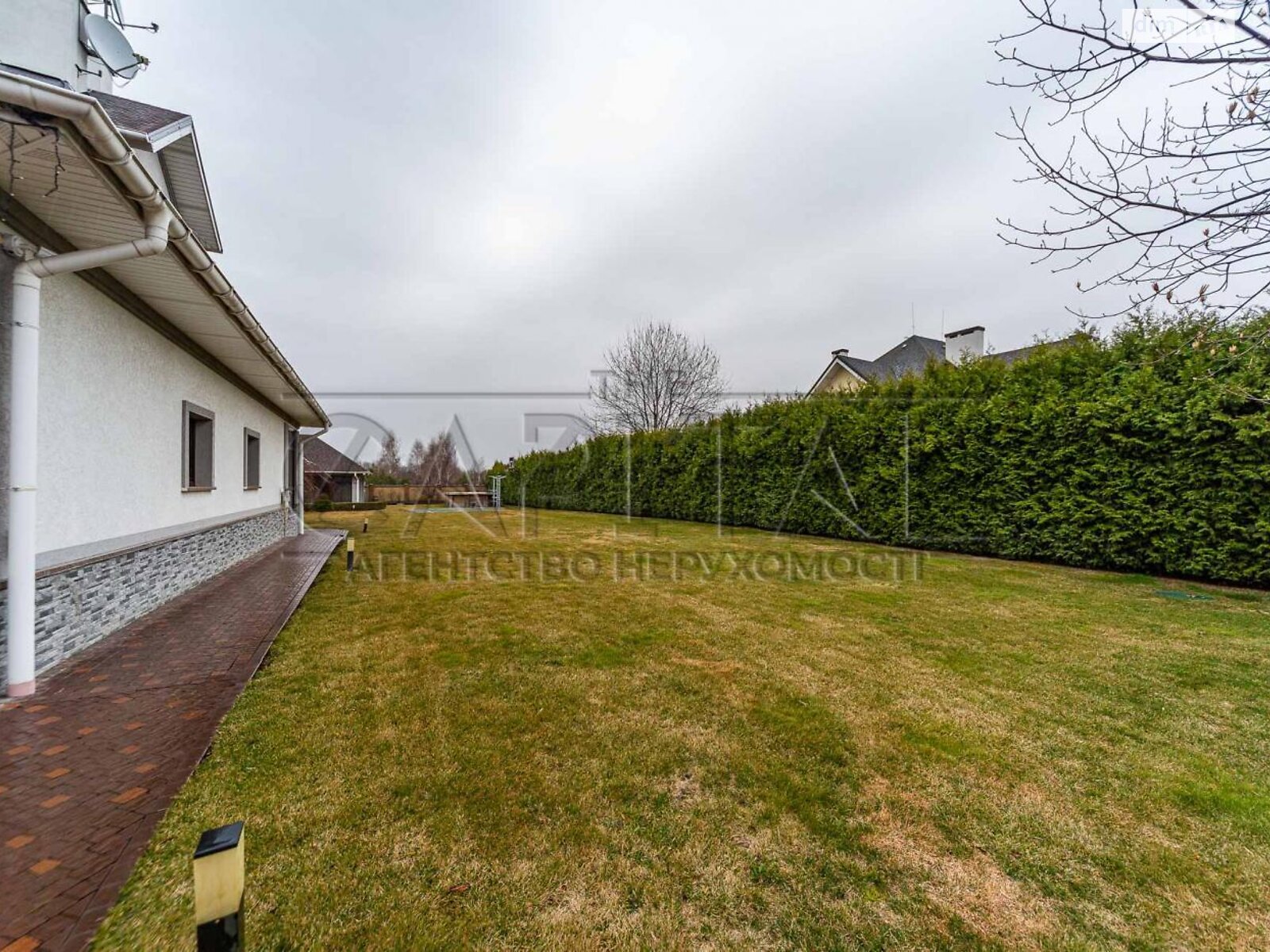 двухэтажный дом с гаражом, 385.6 кв. м, кирпич. Продажа в Иванковичах фото 1 двухэтажный дом с гаражом, 385.6 кв. м, кирпич. Продажа в Иванковичах фото 1