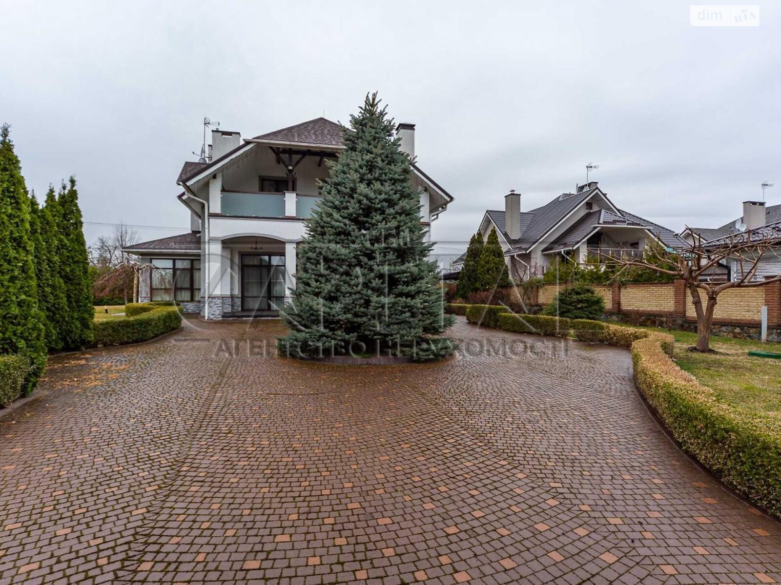 двухэтажный дом с гаражом, 385.6 кв. м, кирпич. Продажа в Иванковичах фото 1 двухэтажный дом с гаражом, 385.6 кв. м, кирпич. Продажа в Иванковичах фото 1