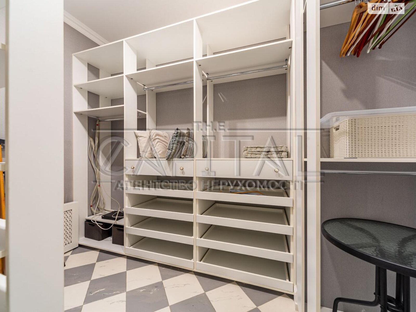 двухэтажный дом с гаражом, 385.6 кв. м, кирпич. Продажа в Иванковичах фото 1 двухэтажный дом с гаражом, 385.6 кв. м, кирпич. Продажа в Иванковичах фото 1