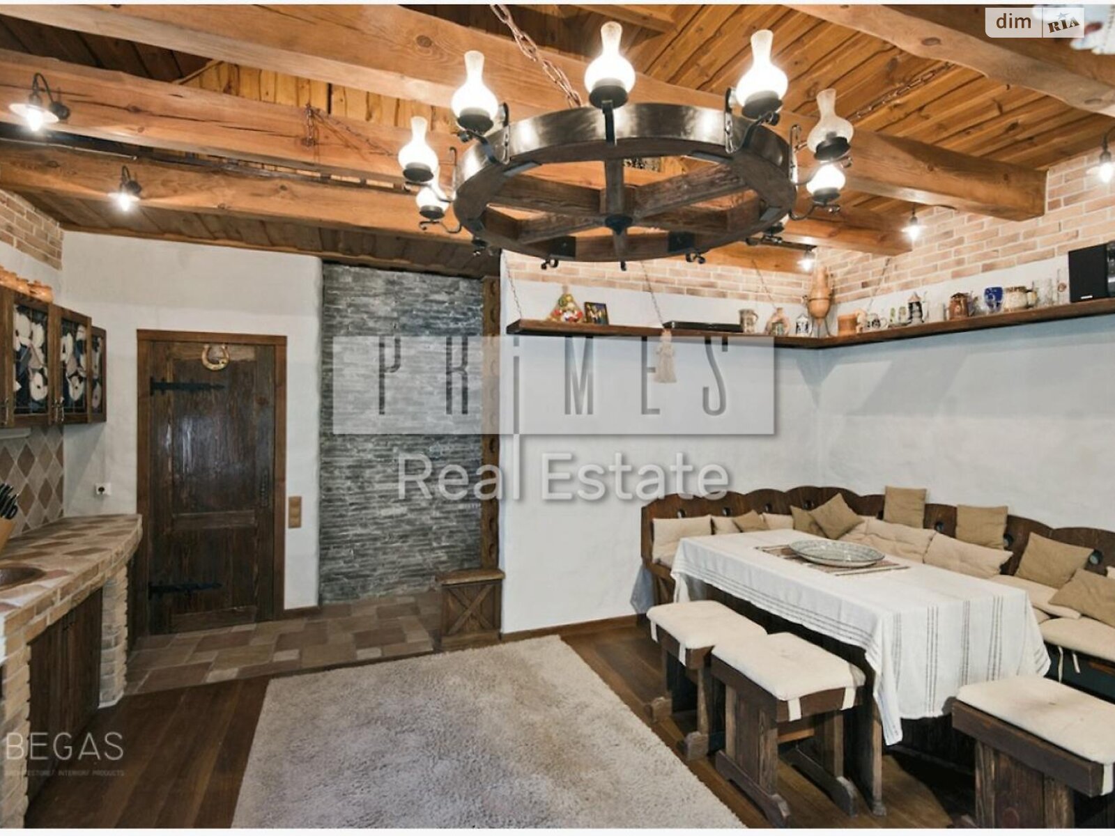 трехэтажный дом с верандой, 800 кв. м, кирпич. Продажа в Иванковичах фото 1