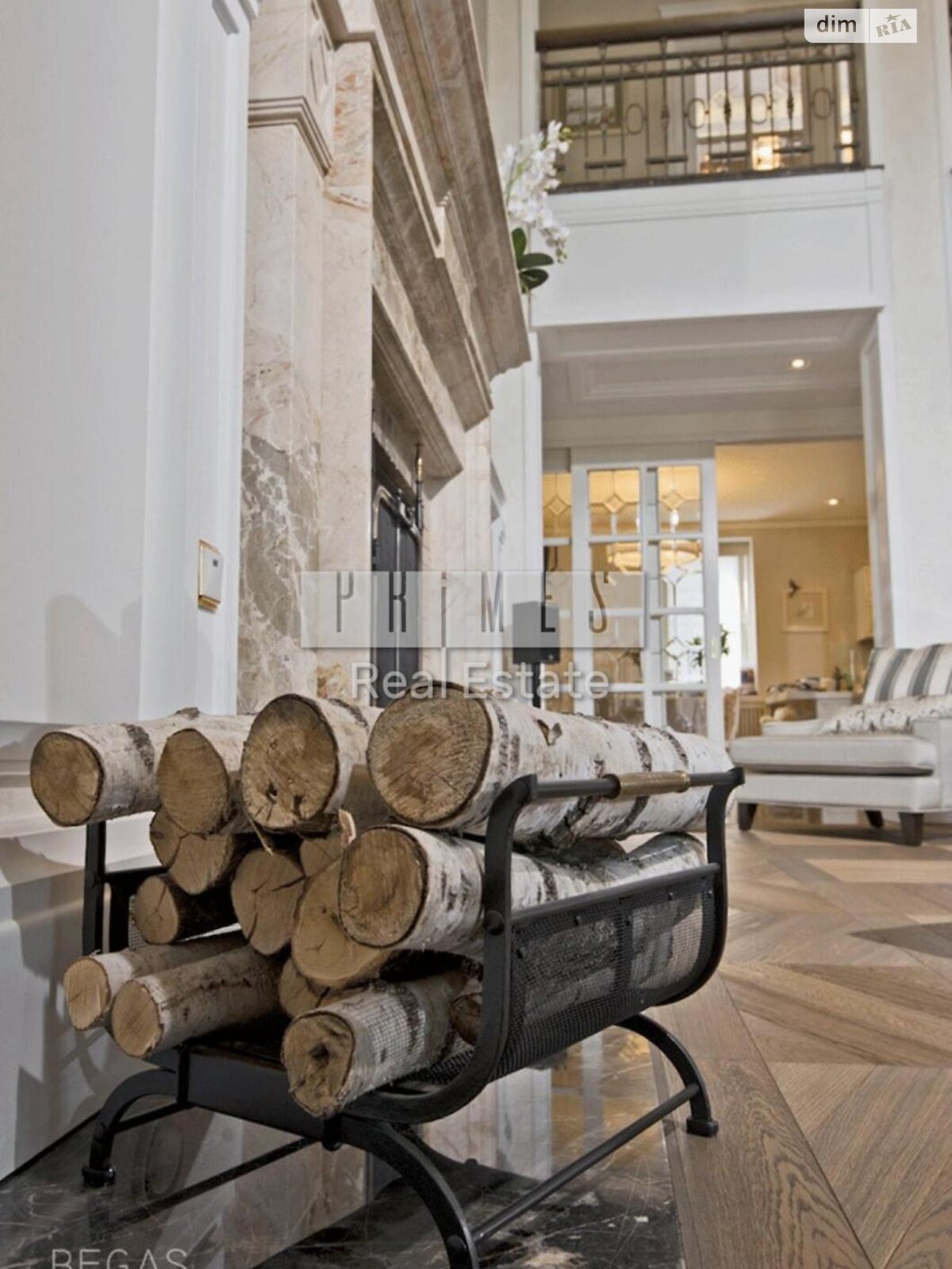 трехэтажный дом с верандой, 800 кв. м, кирпич. Продажа в Иванковичах фото 1