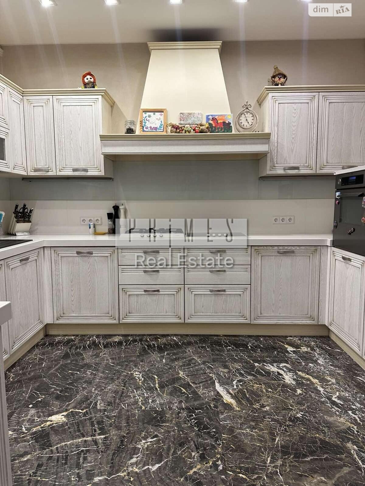 трехэтажный дом с верандой, 800 кв. м, кирпич. Продажа в Иванковичах фото 1