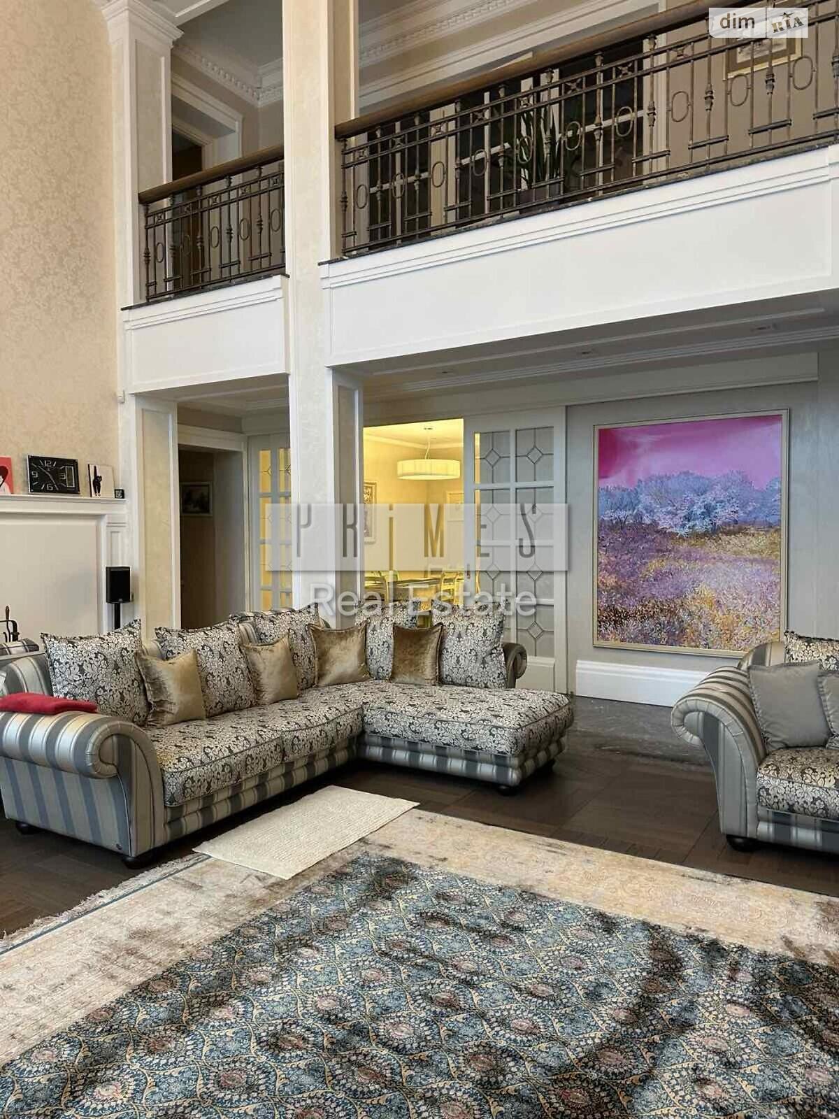 трехэтажный дом с верандой, 800 кв. м, кирпич. Продажа в Иванковичах фото 1