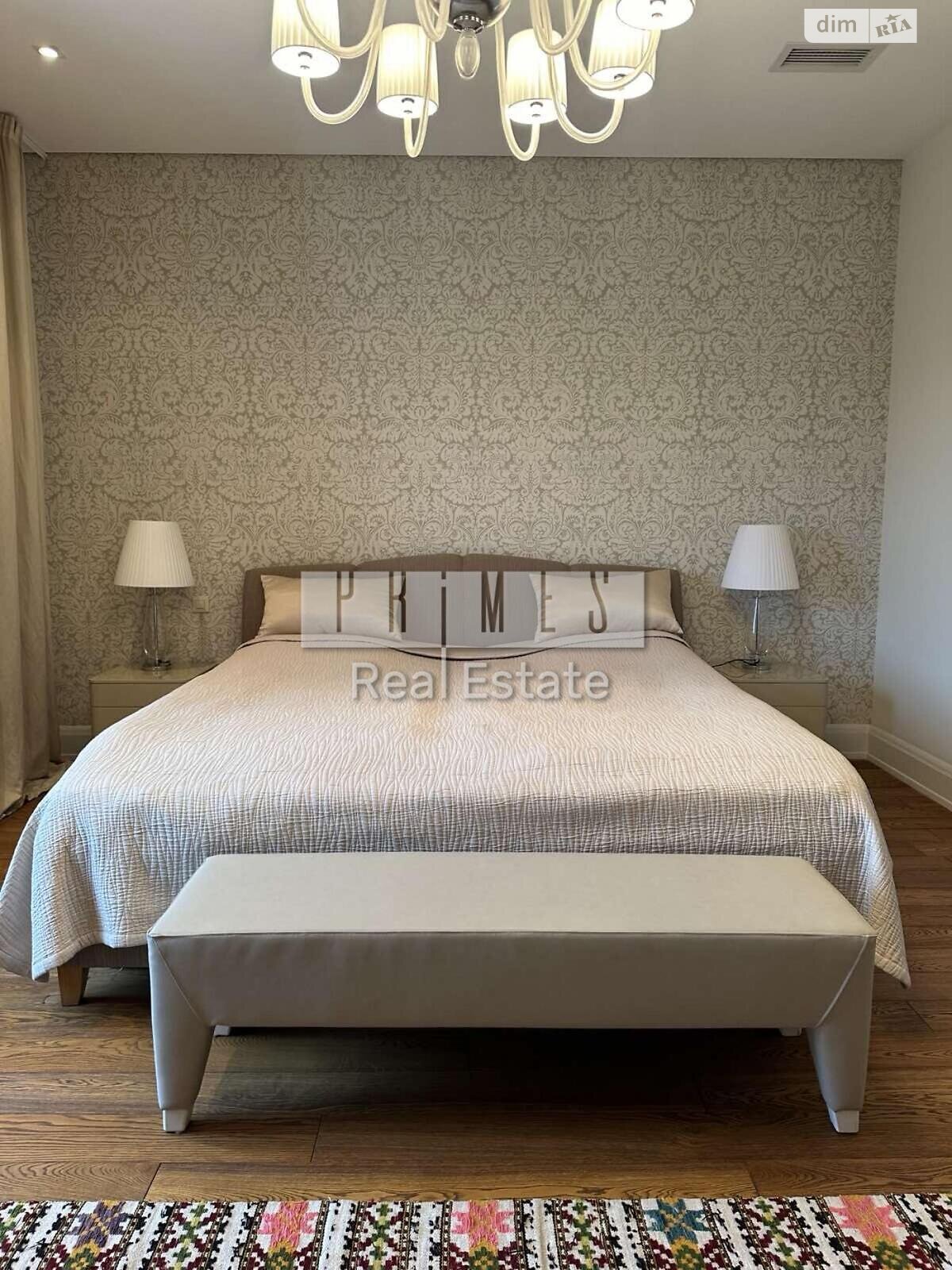 трехэтажный дом с верандой, 800 кв. м, кирпич. Продажа в Иванковичах фото 1