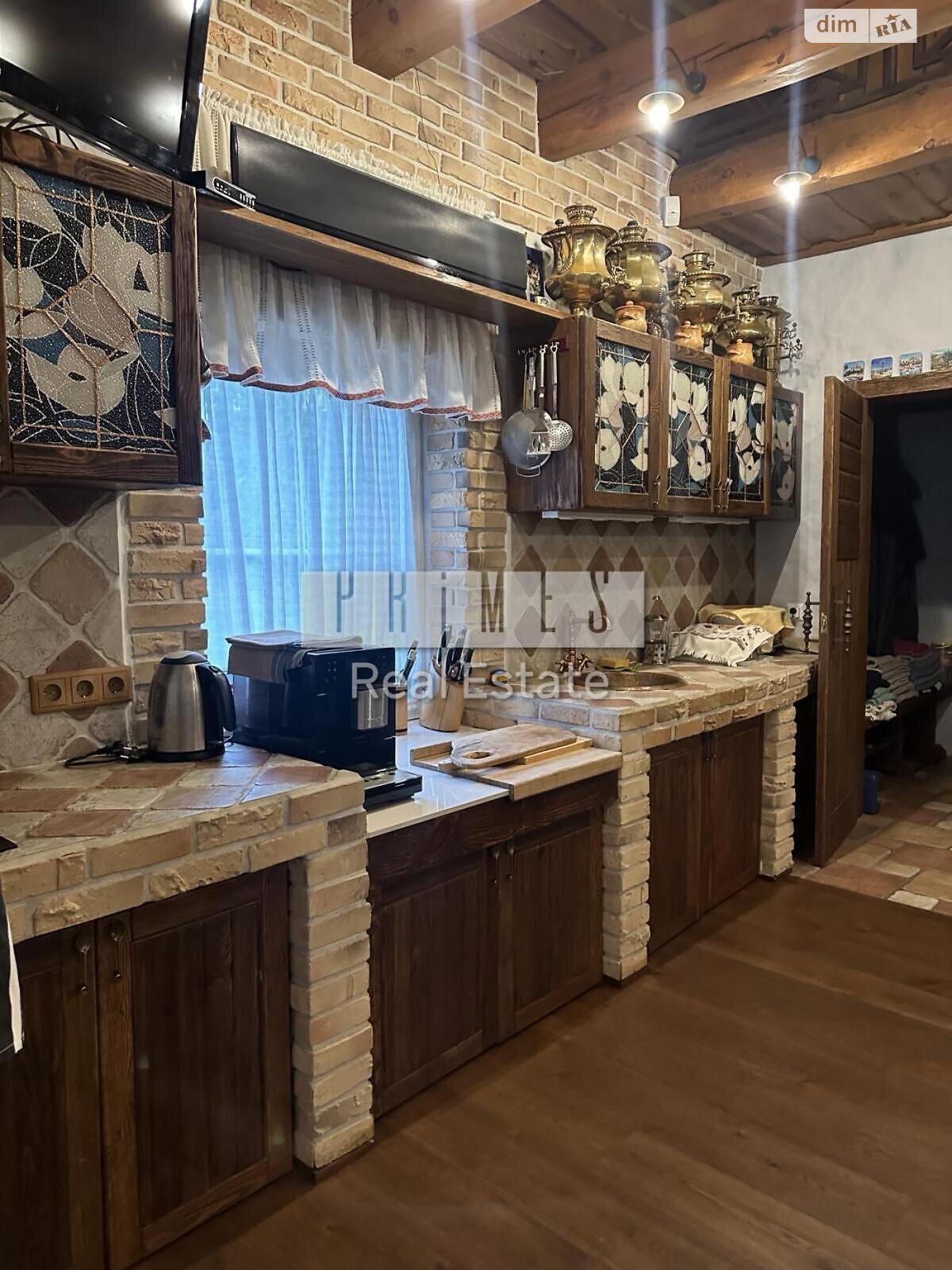 трехэтажный дом с верандой, 800 кв. м, кирпич. Продажа в Иванковичах фото 1