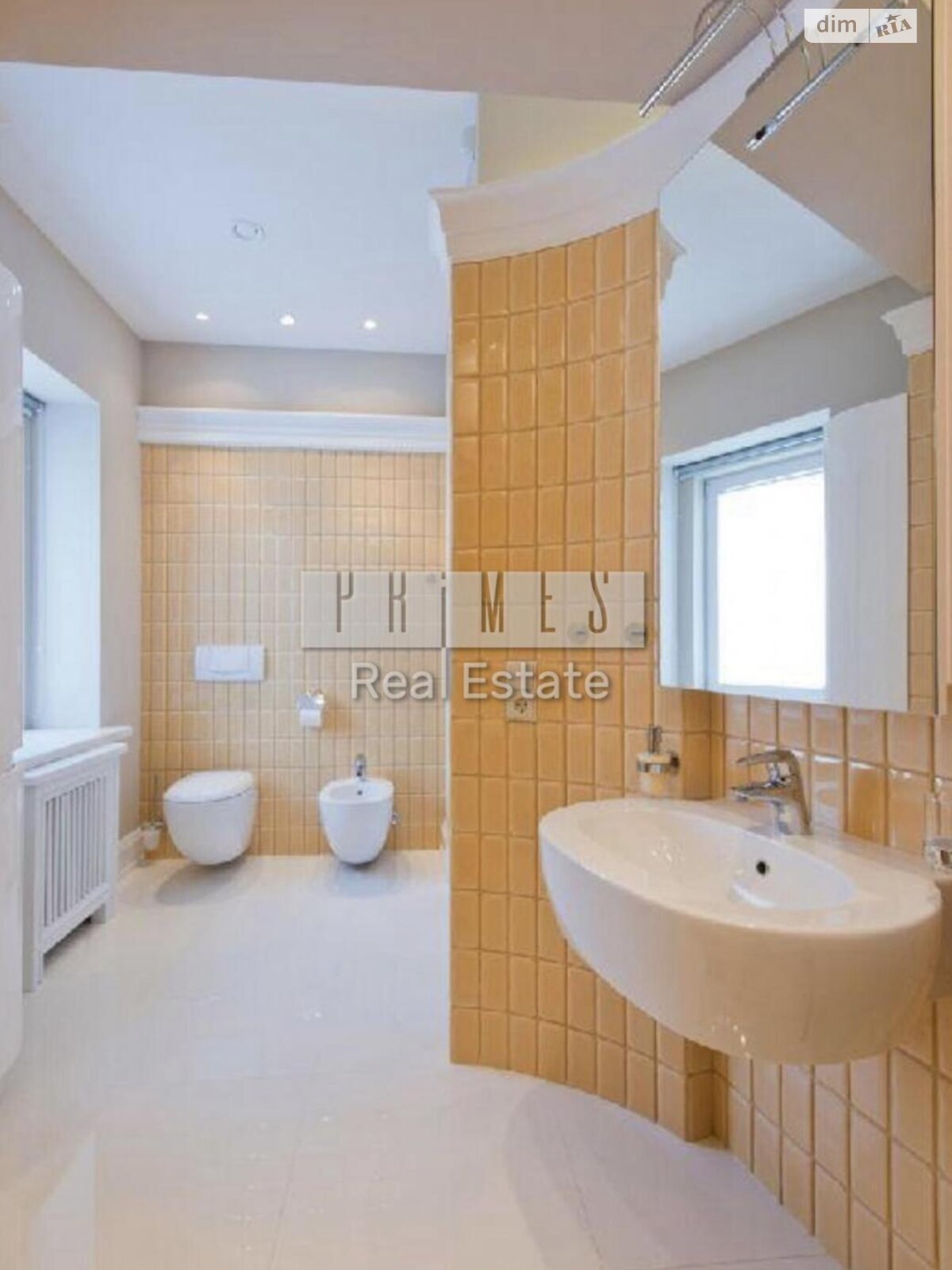 трехэтажный дом с верандой, 800 кв. м, кирпич. Продажа в Иванковичах фото 1