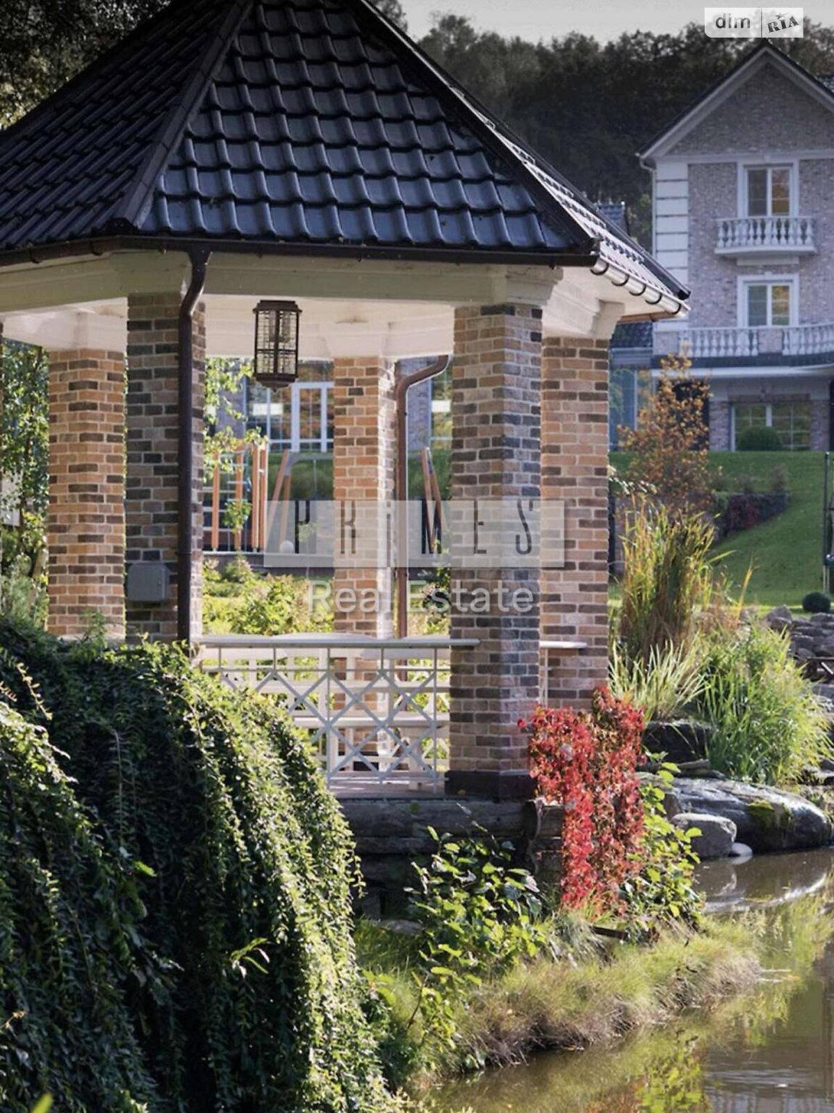 трехэтажный дом с верандой, 800 кв. м, кирпич. Продажа в Иванковичах фото 1