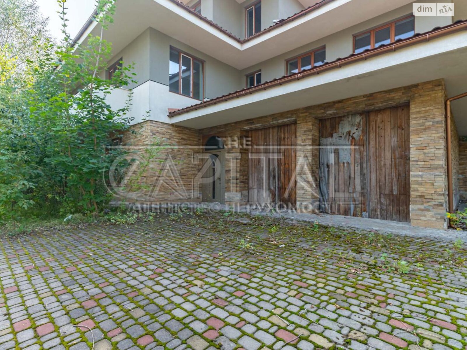 триповерховий будинок з верандою, 692 кв. м, цегла. Продаж у Іванковичах фото 1 триповерховий будинок з верандою, 692 кв. м, цегла. Продаж у Іванковичах фото 1