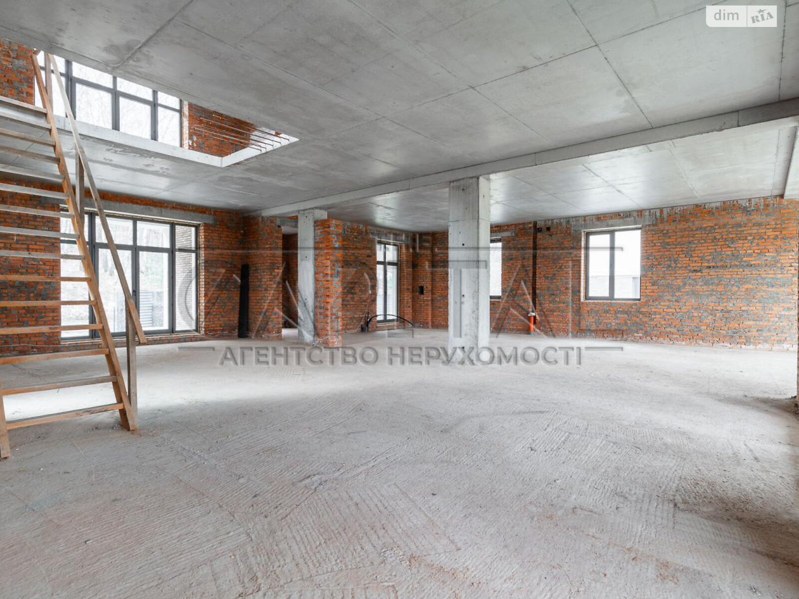 двухэтажный дом с балконом, 235 кв. м, кирпич. Продажа в Иванковичах фото 1 двухэтажный дом с балконом, 235 кв. м, кирпич. Продажа в Иванковичах фото 1