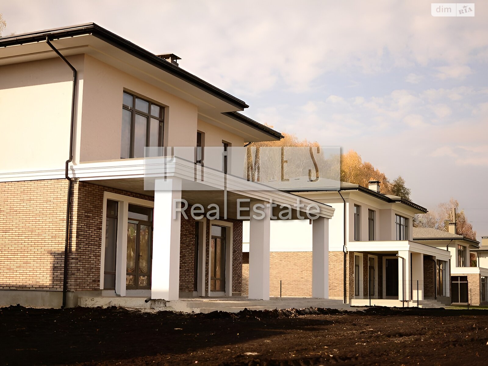 двухэтажный дом с балконом, 265 кв. м, кирпич. Продажа в Иванковичах фото 1 двухэтажный дом с балконом, 265 кв. м, кирпич. Продажа в Иванковичах фото 1