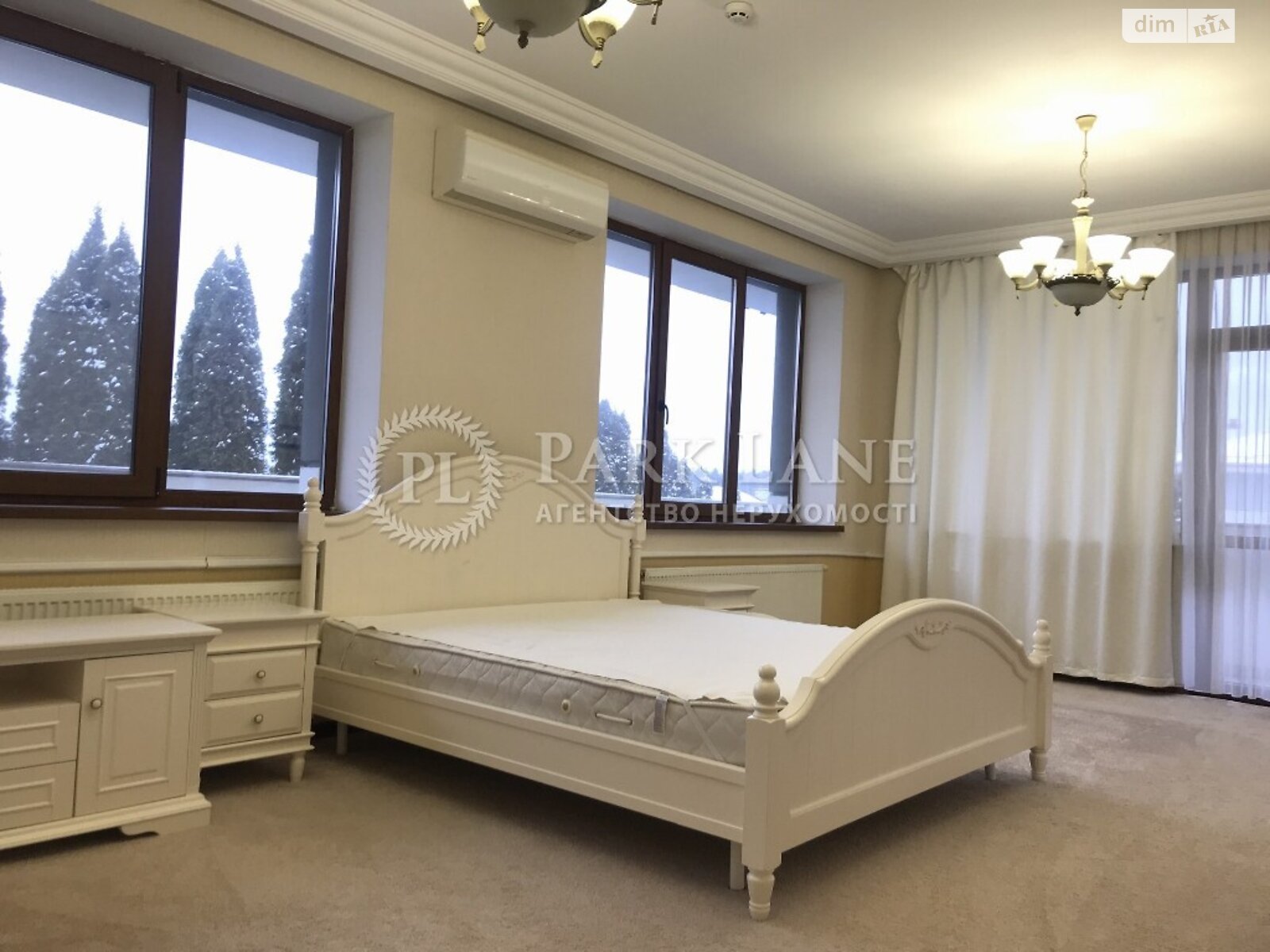 двухэтажный дом с балконом, 250 кв. м, кирпич. Продажа в Иванковичах фото 1