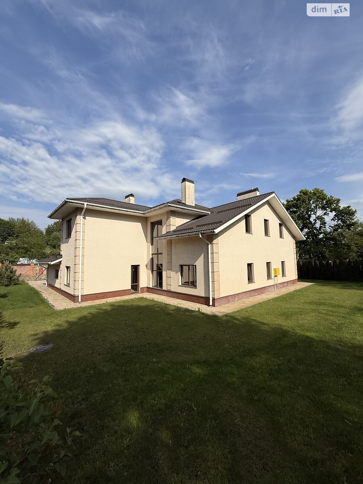 двухэтажный дом с верандой, 340 кв. м, кирпич. Продажа в Иванковичах фото 1 двухэтажный дом с верандой, 340 кв. м, кирпич. Продажа в Иванковичах фото 1