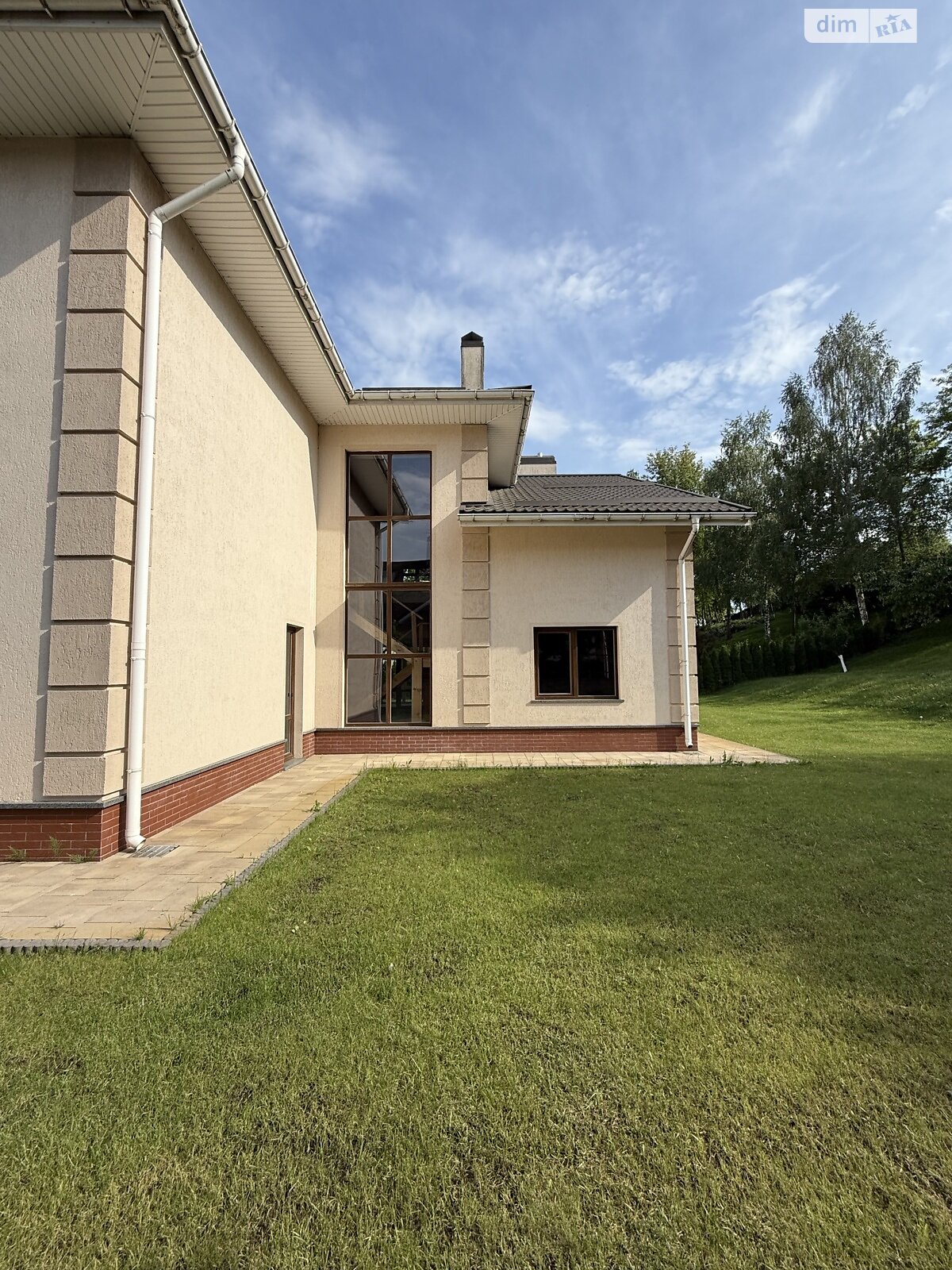 двухэтажный дом с верандой, 340 кв. м, кирпич. Продажа в Иванковичах фото 1 двухэтажный дом с верандой, 340 кв. м, кирпич. Продажа в Иванковичах фото 1