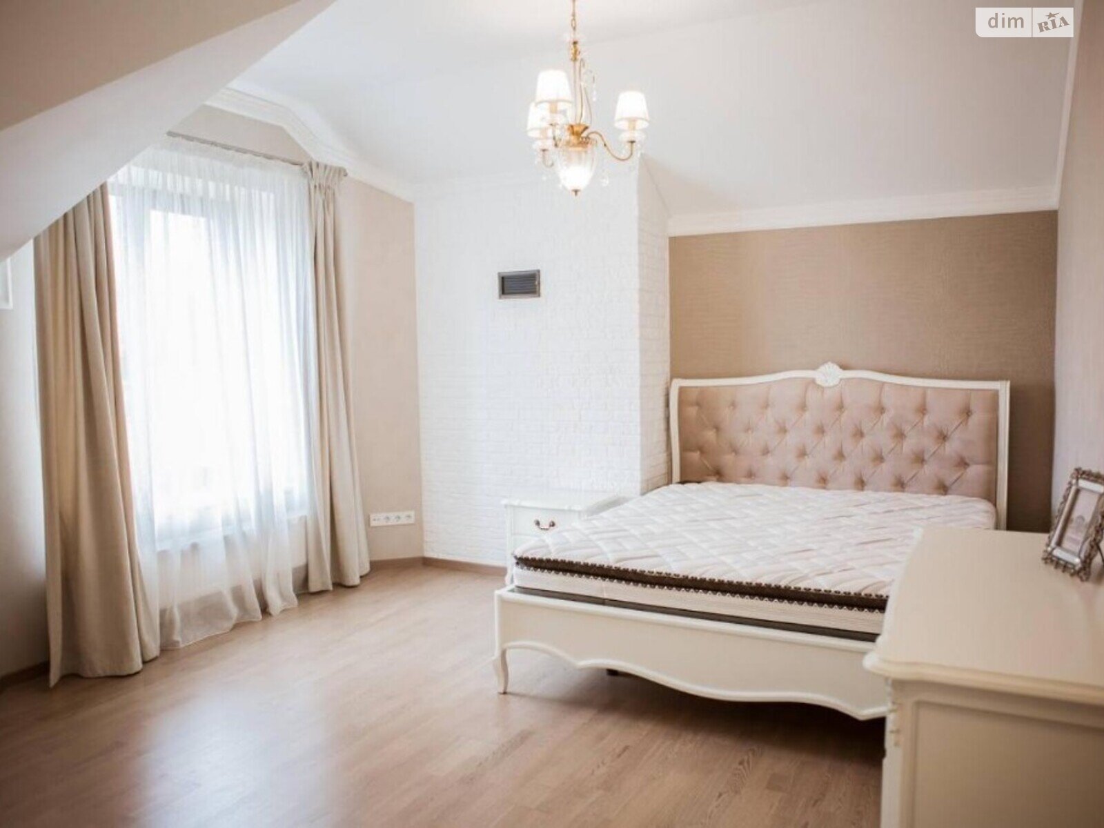 триповерховий будинок, 480 кв. м, цегла. Продаж у Іванковичах фото 1