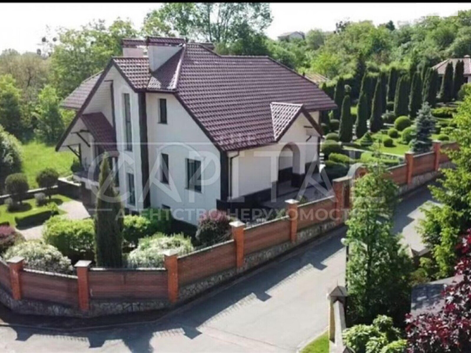 двухэтажный дом с отоплением, 363 кв. м, кирпич. Продажа в Иванковичах фото 1 двухэтажный дом с отоплением, 363 кв. м, кирпич. Продажа в Иванковичах фото 1