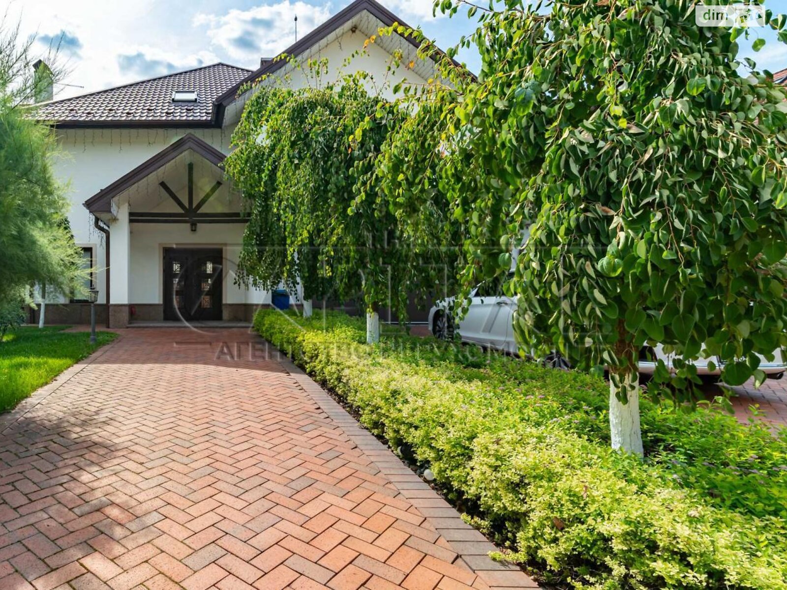 трехэтажный дом с гаражом, 400 кв. м, кирпич. Продажа в Иванковичах фото 1 трехэтажный дом с гаражом, 400 кв. м, кирпич. Продажа в Иванковичах фото 1
