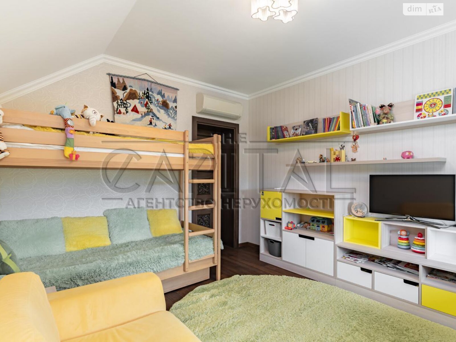 трехэтажный дом с гаражом, 400 кв. м, кирпич. Продажа в Иванковичах фото 1 трехэтажный дом с гаражом, 400 кв. м, кирпич. Продажа в Иванковичах фото 1