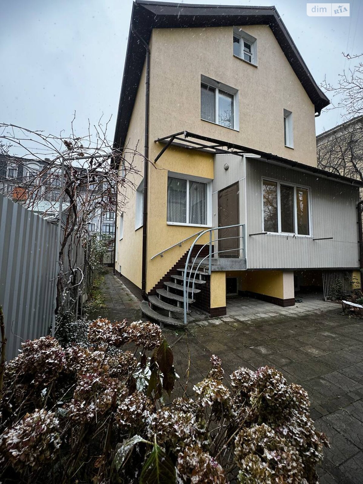 трехэтажный дом с верандой, 156 кв. м, кирпич. Продажа в Ивано-Франковске район Арсенал фото 1