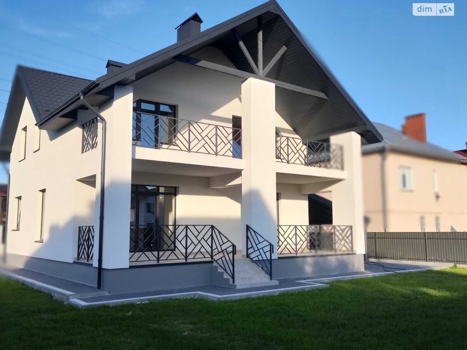 двоповерховий будинок, 220 кв. м, цегла. Продаж у Крихівцях фото 1 двоповерховий будинок, 220 кв. м, цегла. Продаж у Крихівцях фото 1