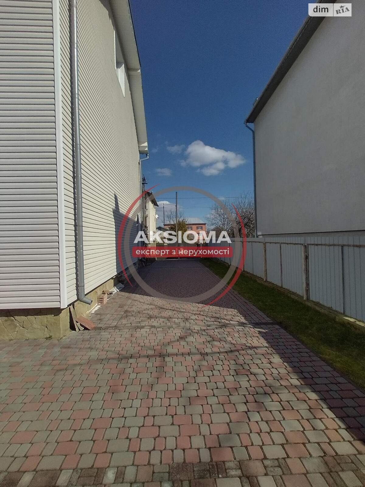 триповерховий будинок, 247 кв. м, кирпич. Продаж в Івано-Франківську, район Бам фото 1 триповерховий будинок, 247 кв. м, кирпич. Продаж в Івано-Франківську, район Бам фото 1