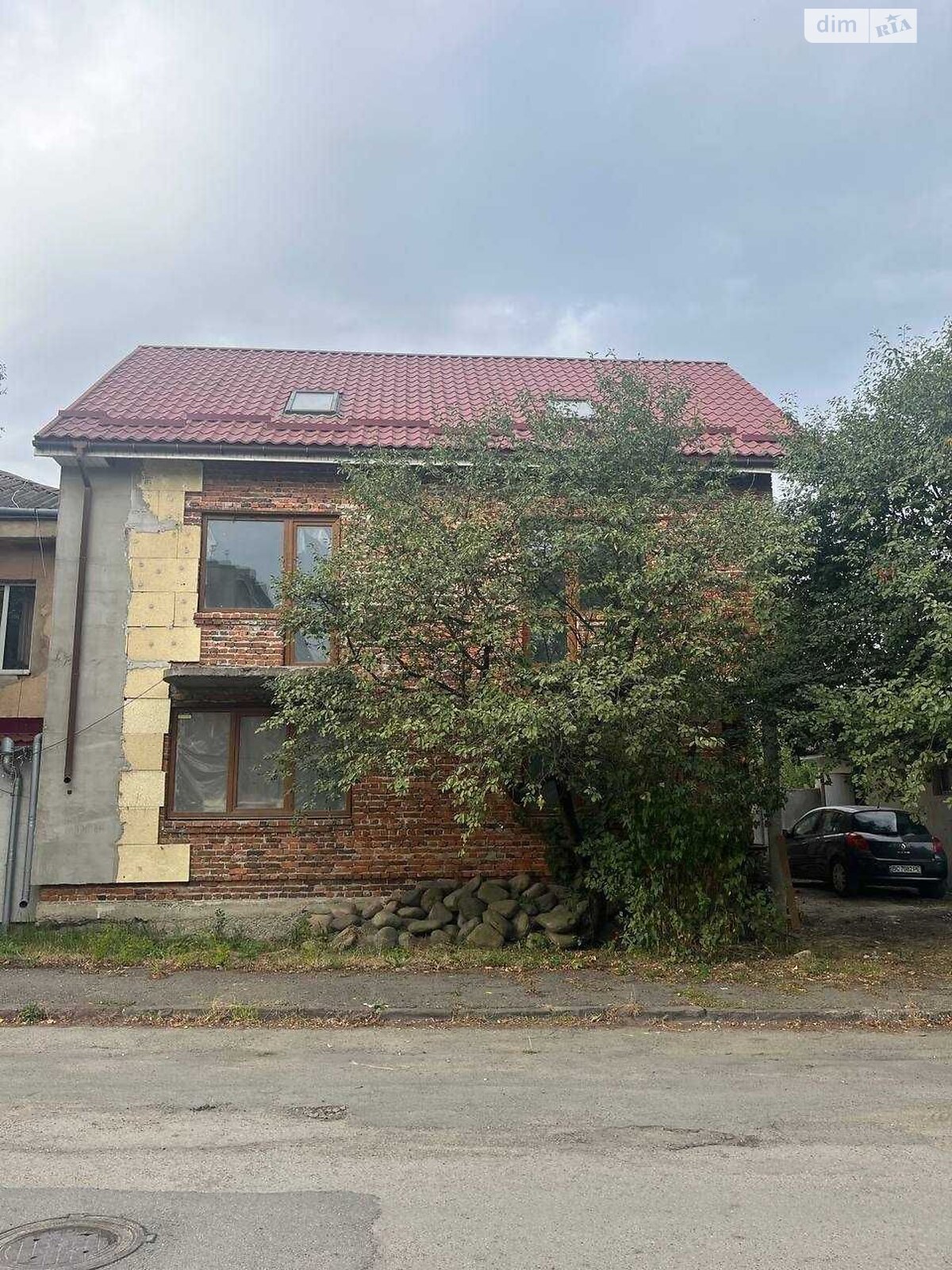 трехэтажный дом с гаражом, 220 кв. м, кирпич. Продажа в Ивано-Франковске фото 1