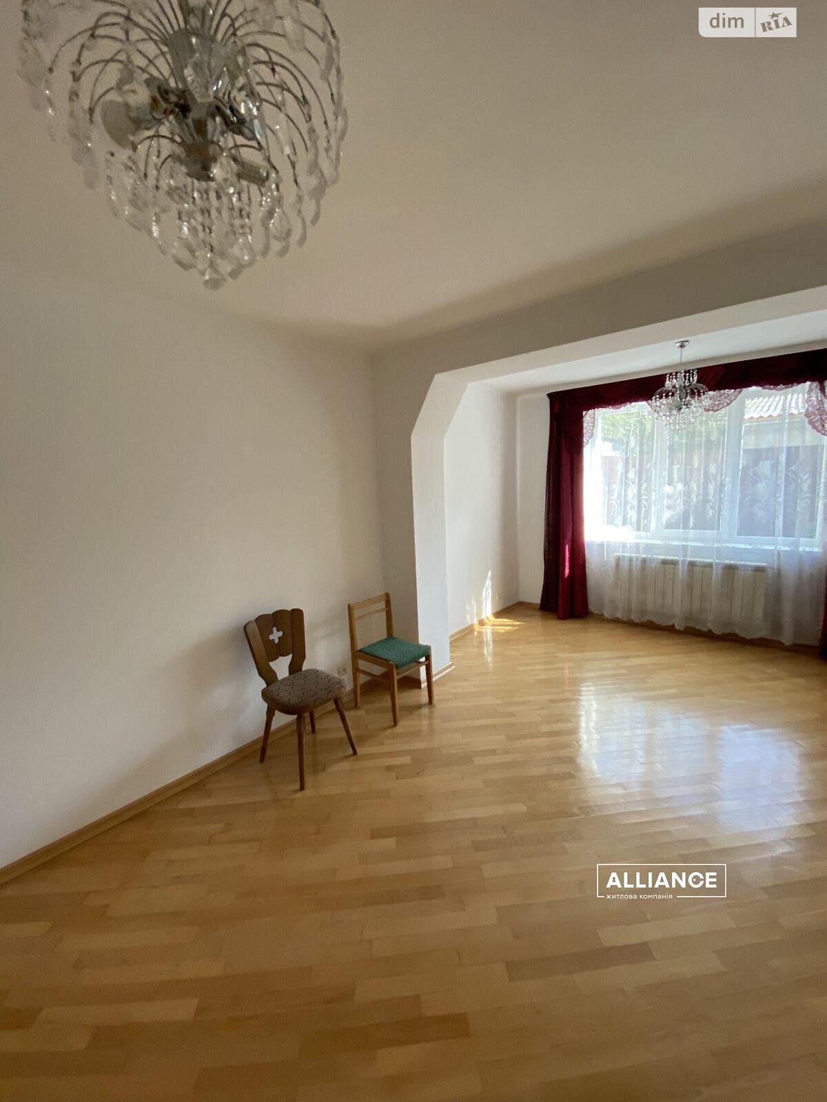 двоповерховий будинок з гаражем, 228.7 кв. м, кирпич. Продаж в Івано-Франківську, район Брати фото 1 двоповерховий будинок з гаражем, 228.7 кв. м, кирпич. Продаж в Івано-Франківську, район Брати фото 1