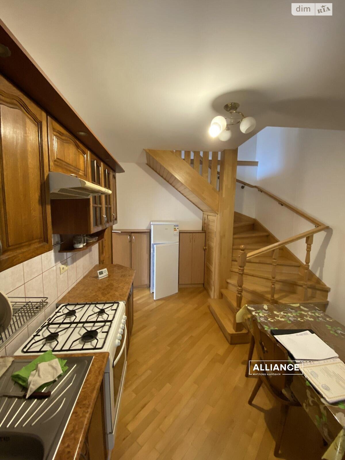 двоповерховий будинок з гаражем, 228.7 кв. м, кирпич. Продаж в Івано-Франківську, район Брати фото 1 двоповерховий будинок з гаражем, 228.7 кв. м, кирпич. Продаж в Івано-Франківську, район Брати фото 1
