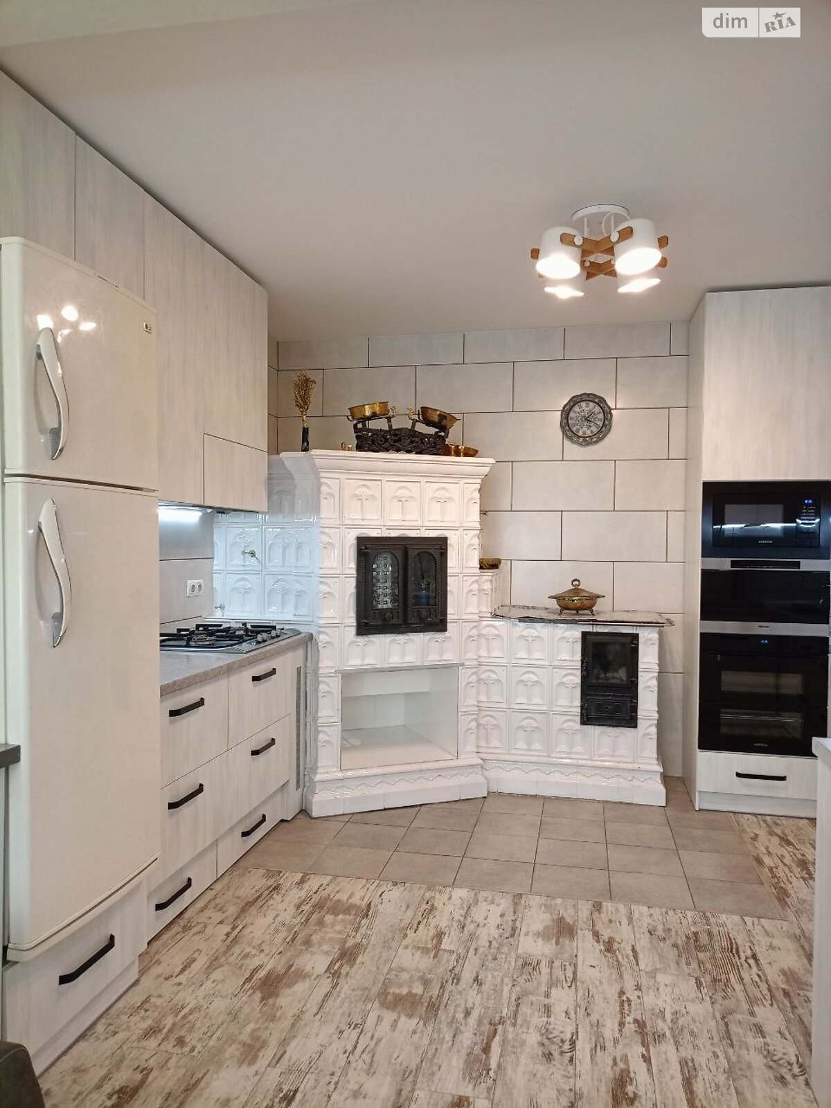 одноповерховий будинок з гаражем, 90 кв. м, цегла. Продаж в Івано-Франківську, район Брати фото 1 одноповерховий будинок з гаражем, 90 кв. м, цегла. Продаж в Івано-Франківську, район Брати фото 1