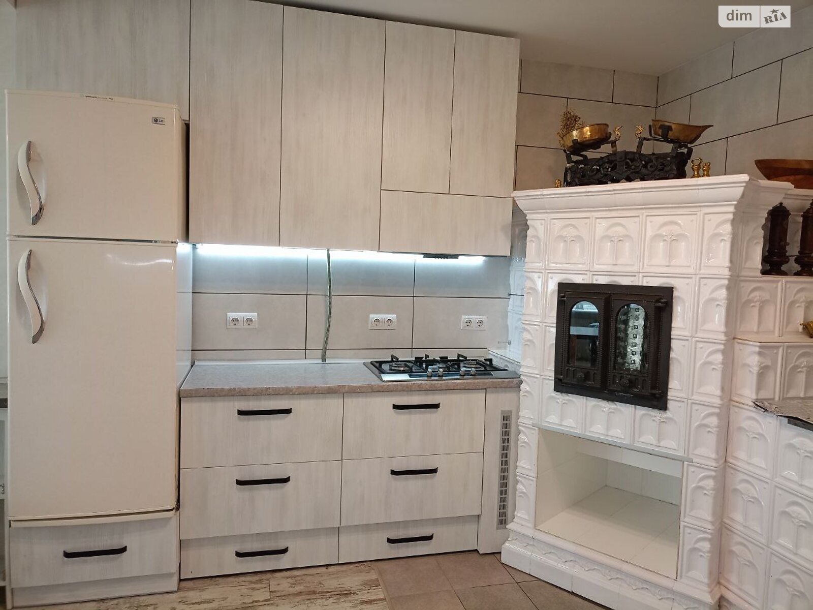 одноповерховий будинок з гаражем, 90 кв. м, цегла. Продаж в Івано-Франківську, район Брати фото 1 одноповерховий будинок з гаражем, 90 кв. м, цегла. Продаж в Івано-Франківську, район Брати фото 1