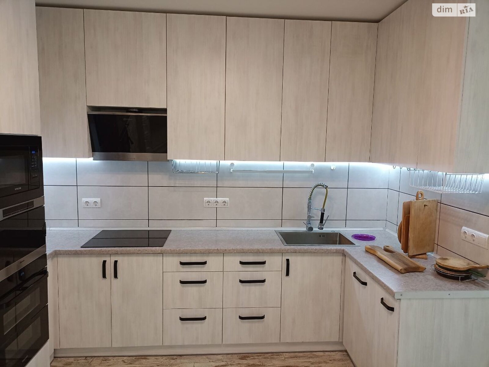 одноповерховий будинок з гаражем, 90 кв. м, цегла. Продаж в Івано-Франківську, район Брати фото 1 одноповерховий будинок з гаражем, 90 кв. м, цегла. Продаж в Івано-Франківську, район Брати фото 1