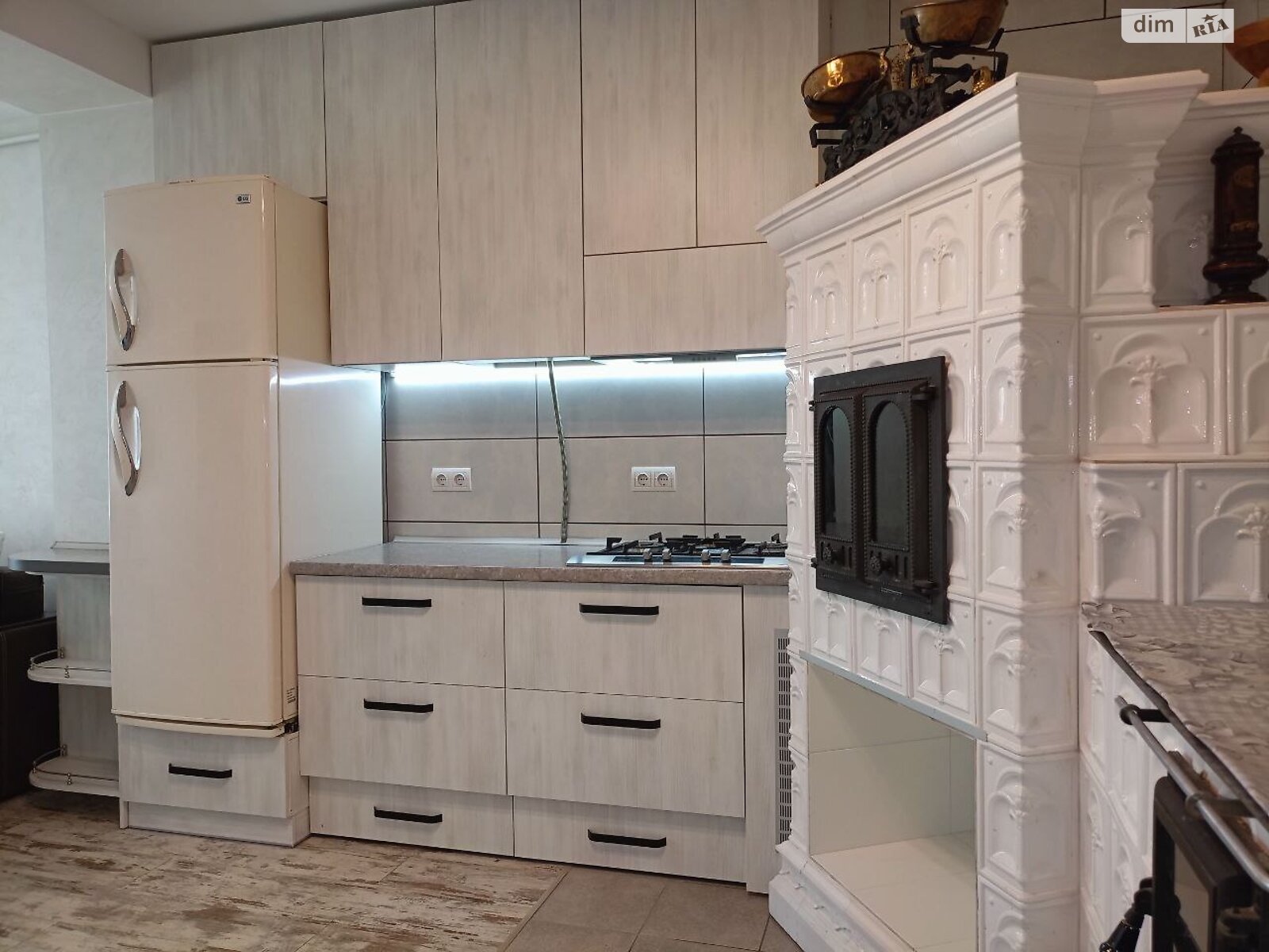 одноповерховий будинок з гаражем, 90 кв. м, цегла. Продаж в Івано-Франківську, район Брати фото 1 одноповерховий будинок з гаражем, 90 кв. м, цегла. Продаж в Івано-Франківську, район Брати фото 1