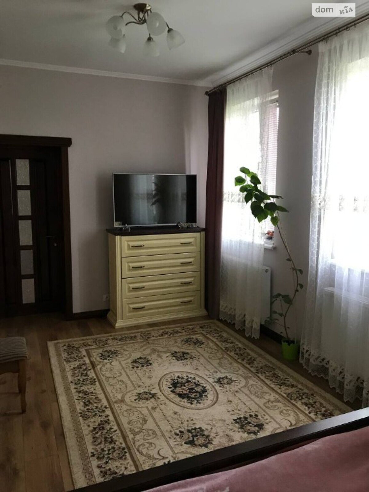 двухэтажный дом с ремонтом, 320 кв. м, кирпич. Продажа в Черниеве фото 1