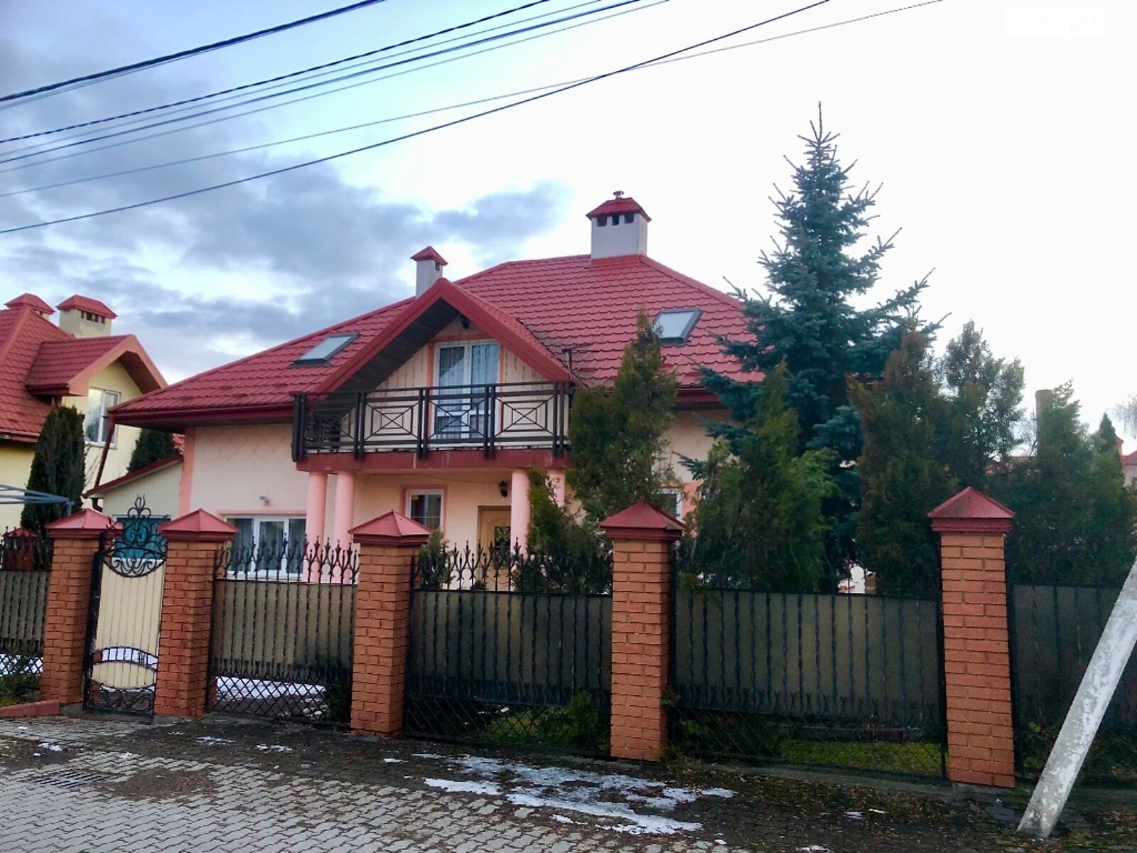 двухэтажный дом с балконом, 200 кв. м, кирпич. Продажа в Ивано-Франковске фото 1 двухэтажный дом с балконом, 200 кв. м, кирпич. Продажа в Ивано-Франковске фото 1
