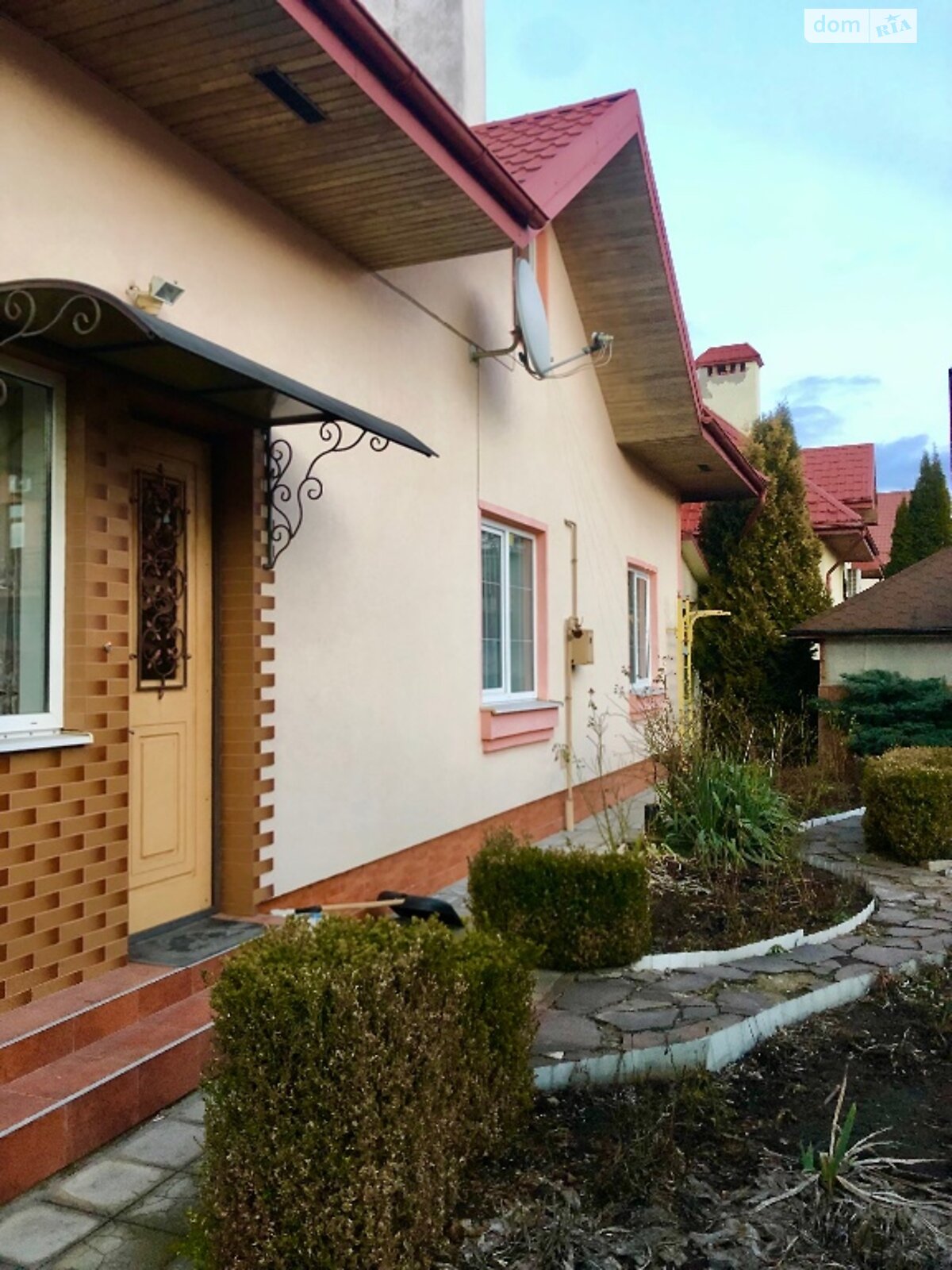 двухэтажный дом с балконом, 200 кв. м, кирпич. Продажа в Ивано-Франковске фото 1 двухэтажный дом с балконом, 200 кв. м, кирпич. Продажа в Ивано-Франковске фото 1