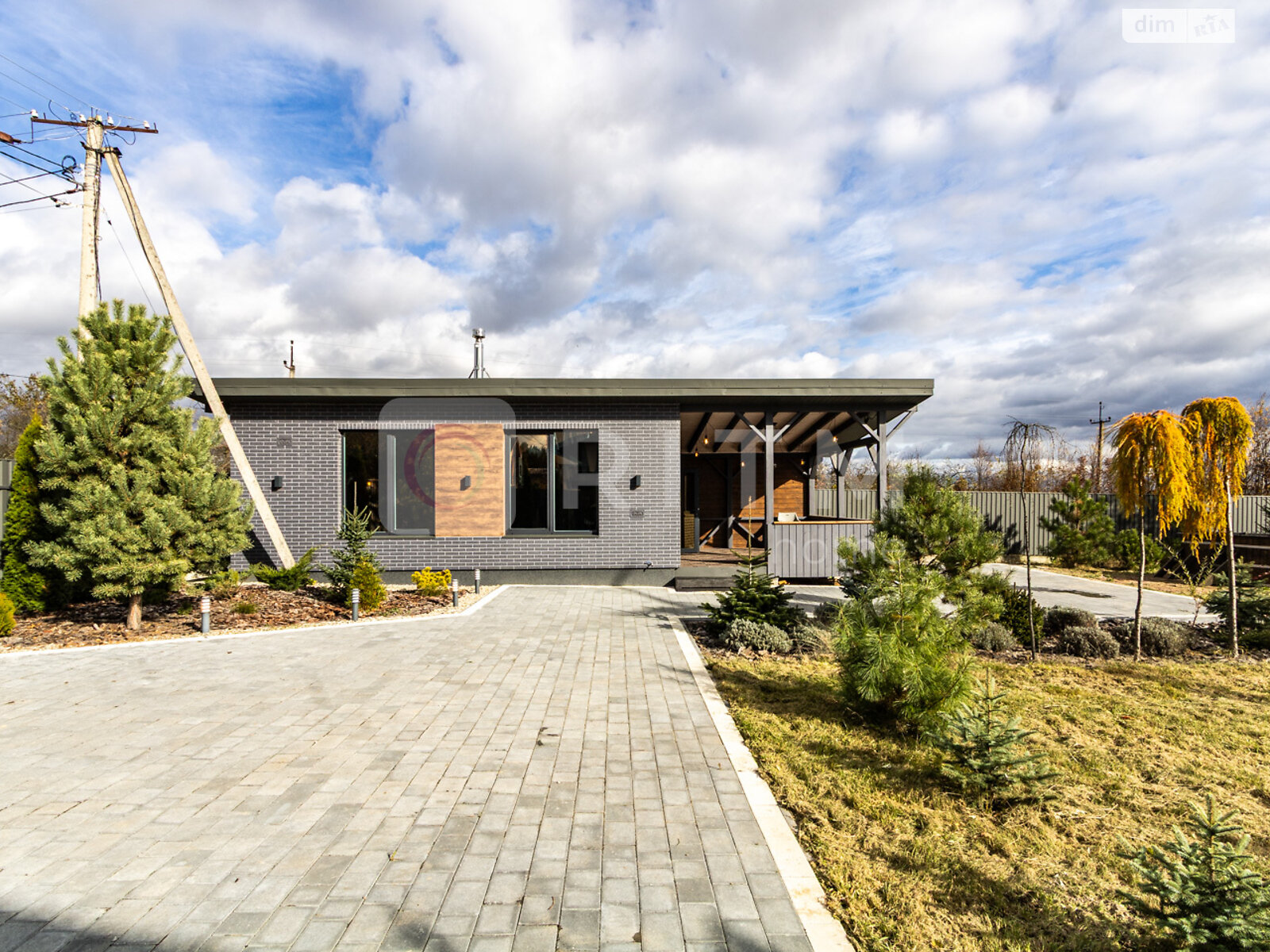 одноэтажный дом с отоплением, 40 кв. м, кирпич. Продажа в Ивано-Франковске фото 1 одноэтажный дом с отоплением, 40 кв. м, кирпич. Продажа в Ивано-Франковске фото 1