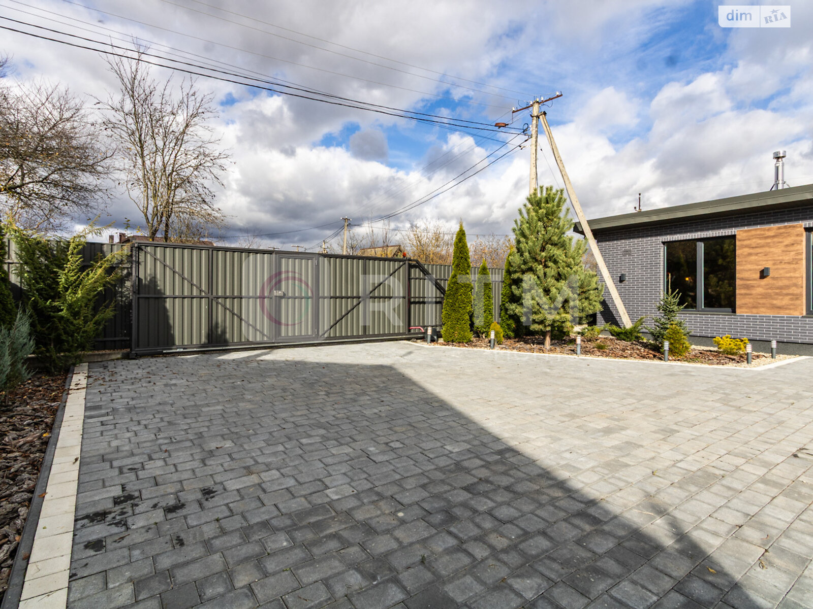 одноэтажный дом с отоплением, 40 кв. м, кирпич. Продажа в Ивано-Франковске фото 1 одноэтажный дом с отоплением, 40 кв. м, кирпич. Продажа в Ивано-Франковске фото 1