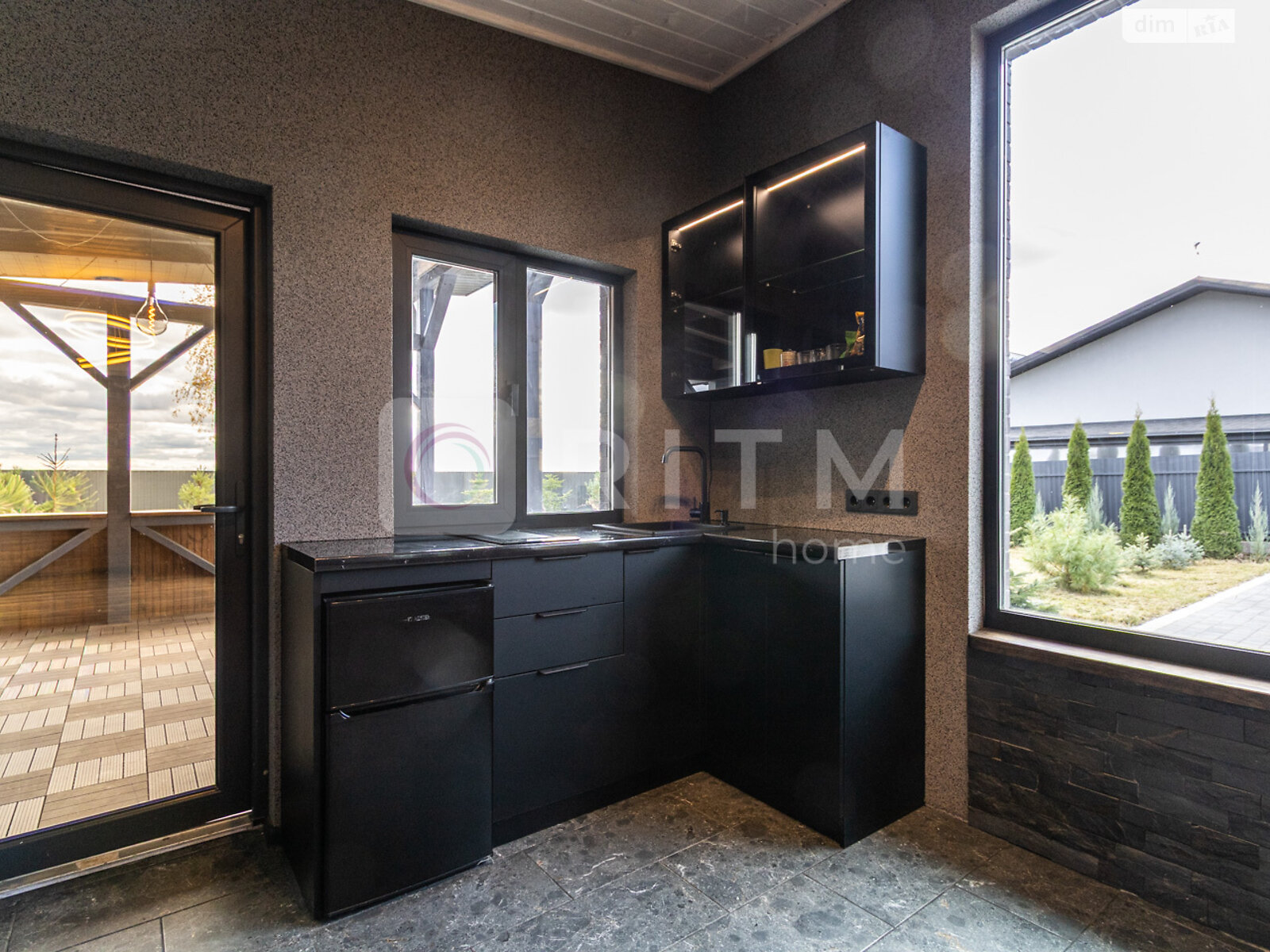 одноэтажный дом с отоплением, 40 кв. м, кирпич. Продажа в Ивано-Франковске фото 1 одноэтажный дом с отоплением, 40 кв. м, кирпич. Продажа в Ивано-Франковске фото 1