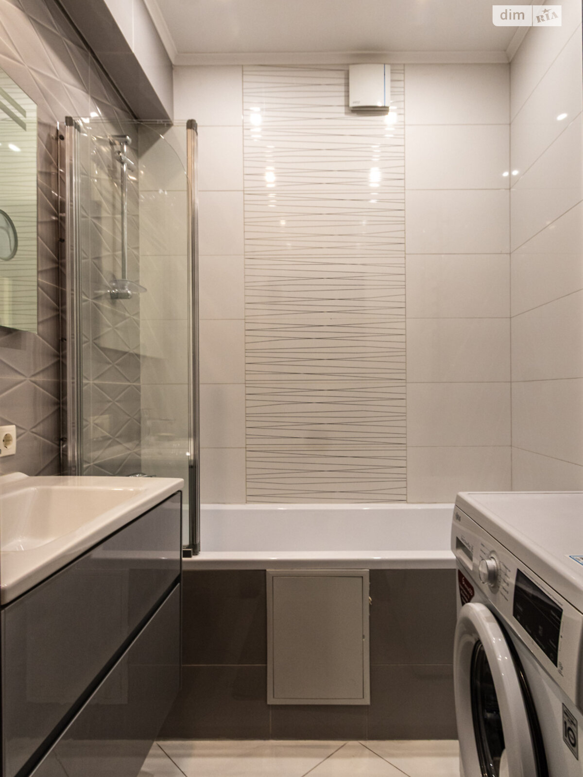 одноэтажный дом с отоплением, 40 кв. м, кирпич. Продажа в Ивано-Франковске фото 1 одноэтажный дом с отоплением, 40 кв. м, кирпич. Продажа в Ивано-Франковске фото 1