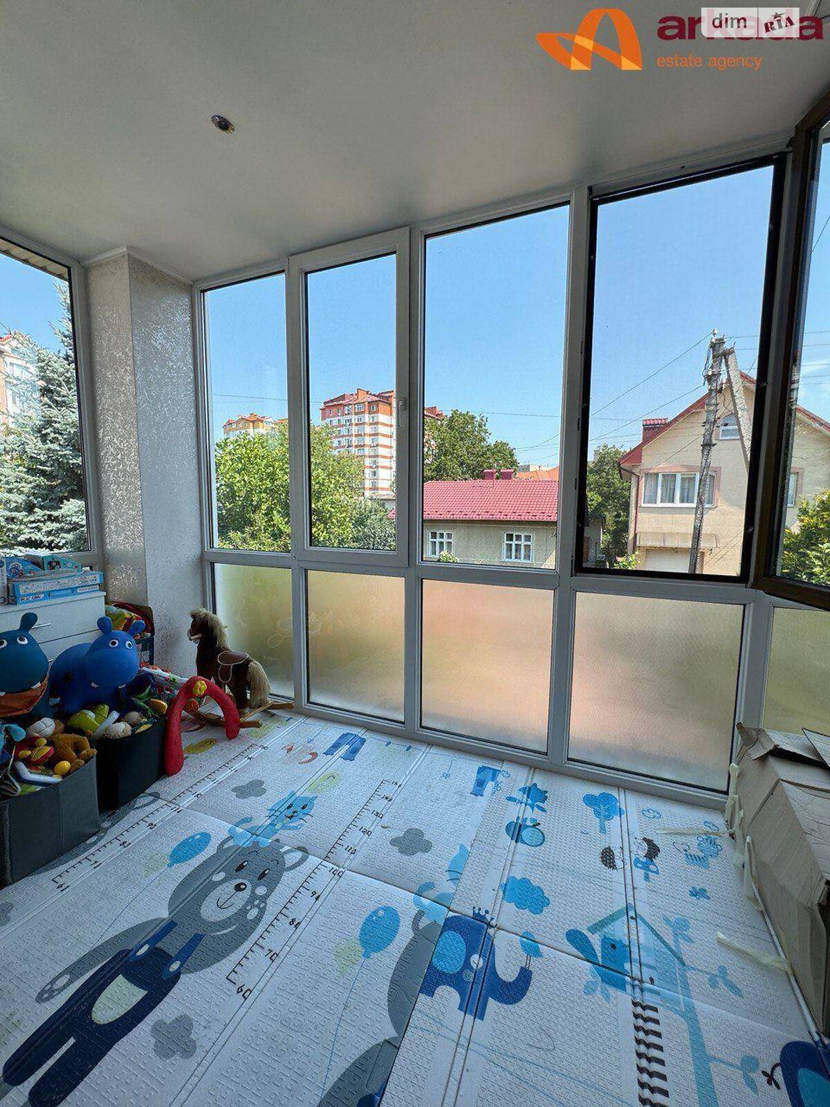 двухэтажный дом с верандой, 235 кв. м, кирпич. Продажа в Ивано-Франковске район Горка фото 1 двухэтажный дом с верандой, 235 кв. м, кирпич. Продажа в Ивано-Франковске район Горка фото 1