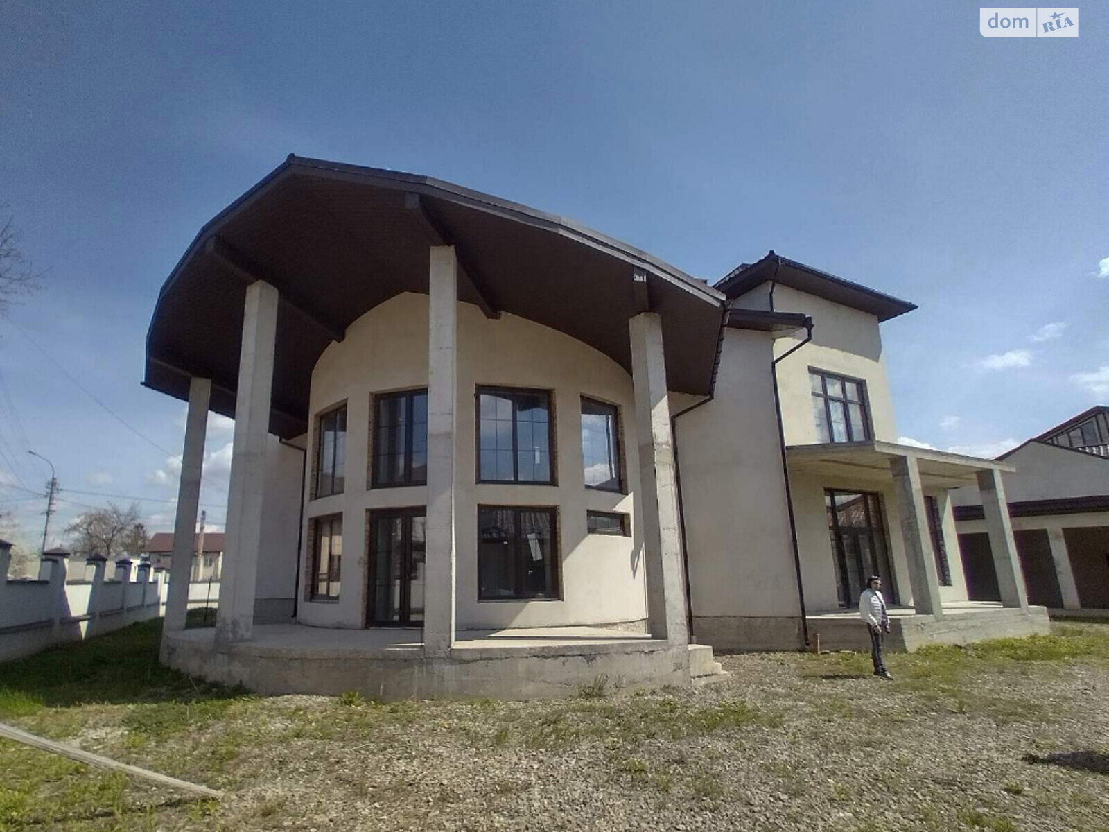 двухэтажный дом с балконом, 898 кв. м, кирпич. Продажа в Ивано-Франковске фото 1 двухэтажный дом с балконом, 898 кв. м, кирпич. Продажа в Ивано-Франковске фото 1
