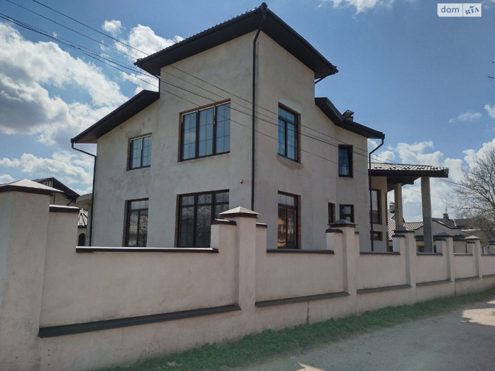 двухэтажный дом с балконом, 898 кв. м, кирпич. Продажа в Ивано-Франковске фото 1 двухэтажный дом с балконом, 898 кв. м, кирпич. Продажа в Ивано-Франковске фото 1