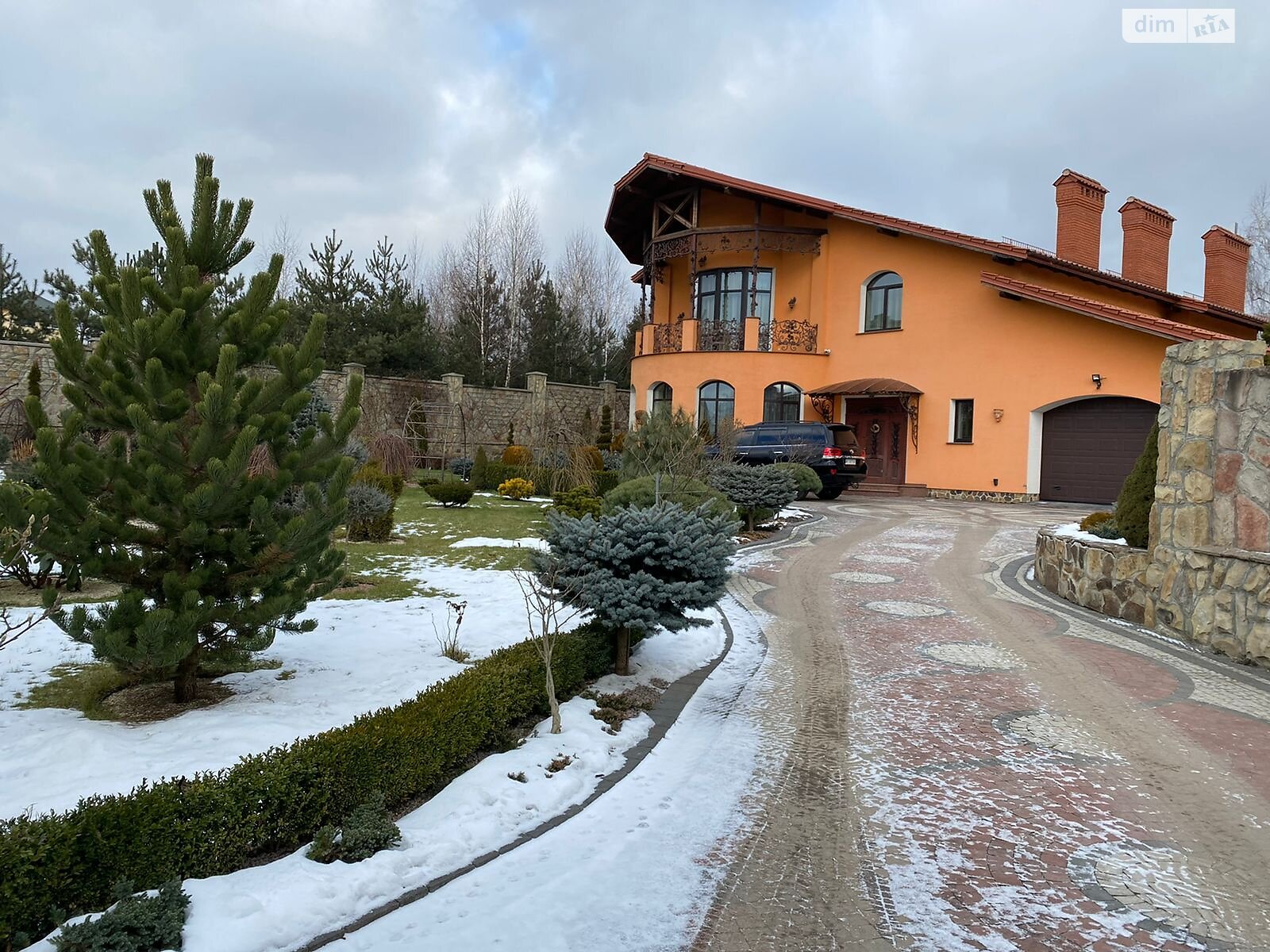 двоповерховий будинок з гаражем, 530 кв. м, цегла. Продаж у Івано-Франківську фото 1 двоповерховий будинок з гаражем, 530 кв. м, цегла. Продаж у Івано-Франківську фото 1