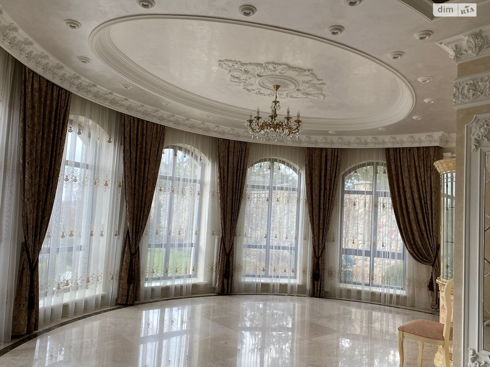 двоповерховий будинок з гаражем, 530 кв. м, цегла. Продаж у Івано-Франківську фото 1 двоповерховий будинок з гаражем, 530 кв. м, цегла. Продаж у Івано-Франківську фото 1