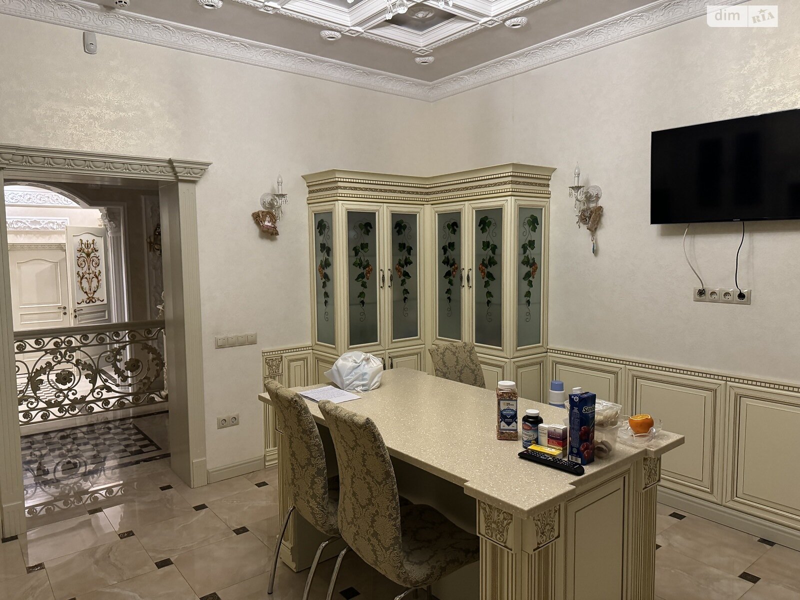 двоповерховий будинок з гаражем, 530 кв. м, цегла. Продаж у Івано-Франківську фото 1 двоповерховий будинок з гаражем, 530 кв. м, цегла. Продаж у Івано-Франківську фото 1