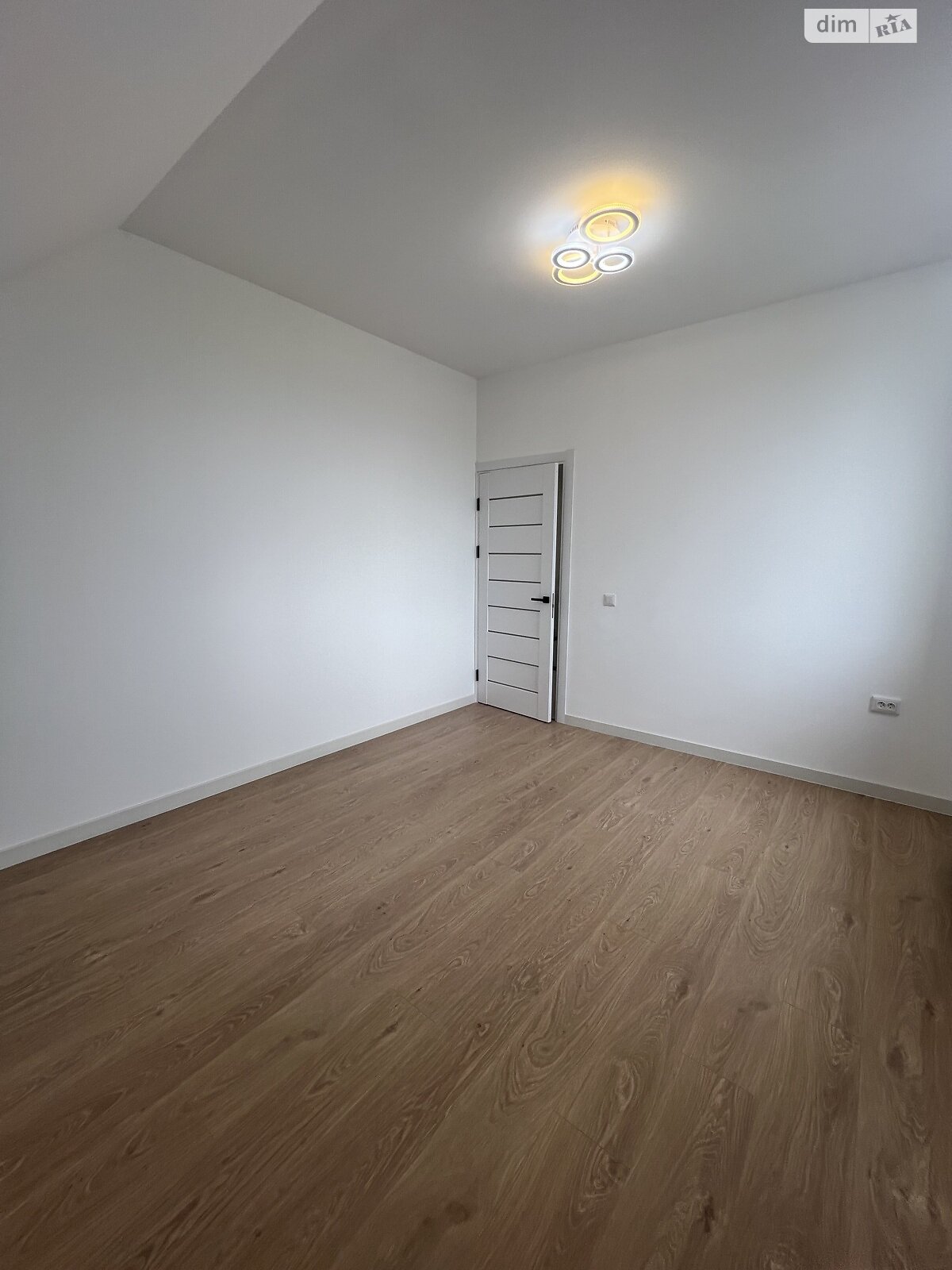 двухэтажный дом с гаражом, 216 кв. м, кирпич. Продажа в Ивано-Франковске фото 1 двухэтажный дом с гаражом, 216 кв. м, кирпич. Продажа в Ивано-Франковске фото 1