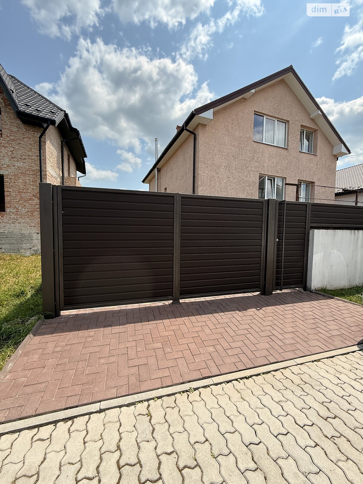 двухэтажный дом с верандой, 285 кв. м, кирпич. Продажа в Ивано-Франковске фото 1 двухэтажный дом с верандой, 285 кв. м, кирпич. Продажа в Ивано-Франковске фото 1