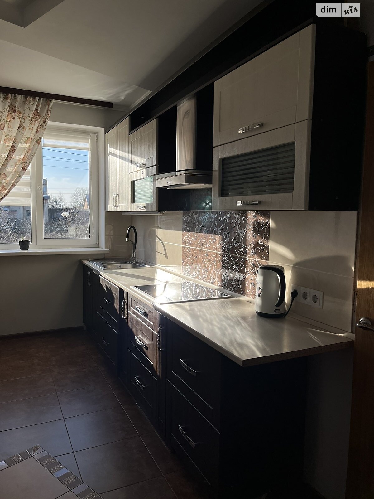 двухэтажный дом с верандой, 285 кв. м, кирпич. Продажа в Ивано-Франковске фото 1 двухэтажный дом с верандой, 285 кв. м, кирпич. Продажа в Ивано-Франковске фото 1