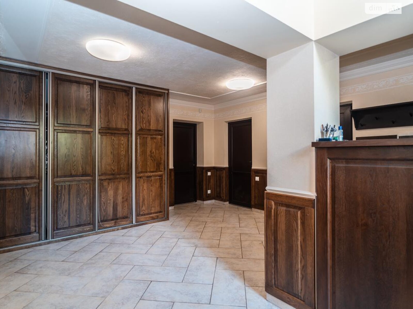 трехэтажный дом с гаражом, 330.9 кв. м, кирпич. Продажа в Ивано-Франковске фото 1 трехэтажный дом с гаражом, 330.9 кв. м, кирпич. Продажа в Ивано-Франковске фото 1