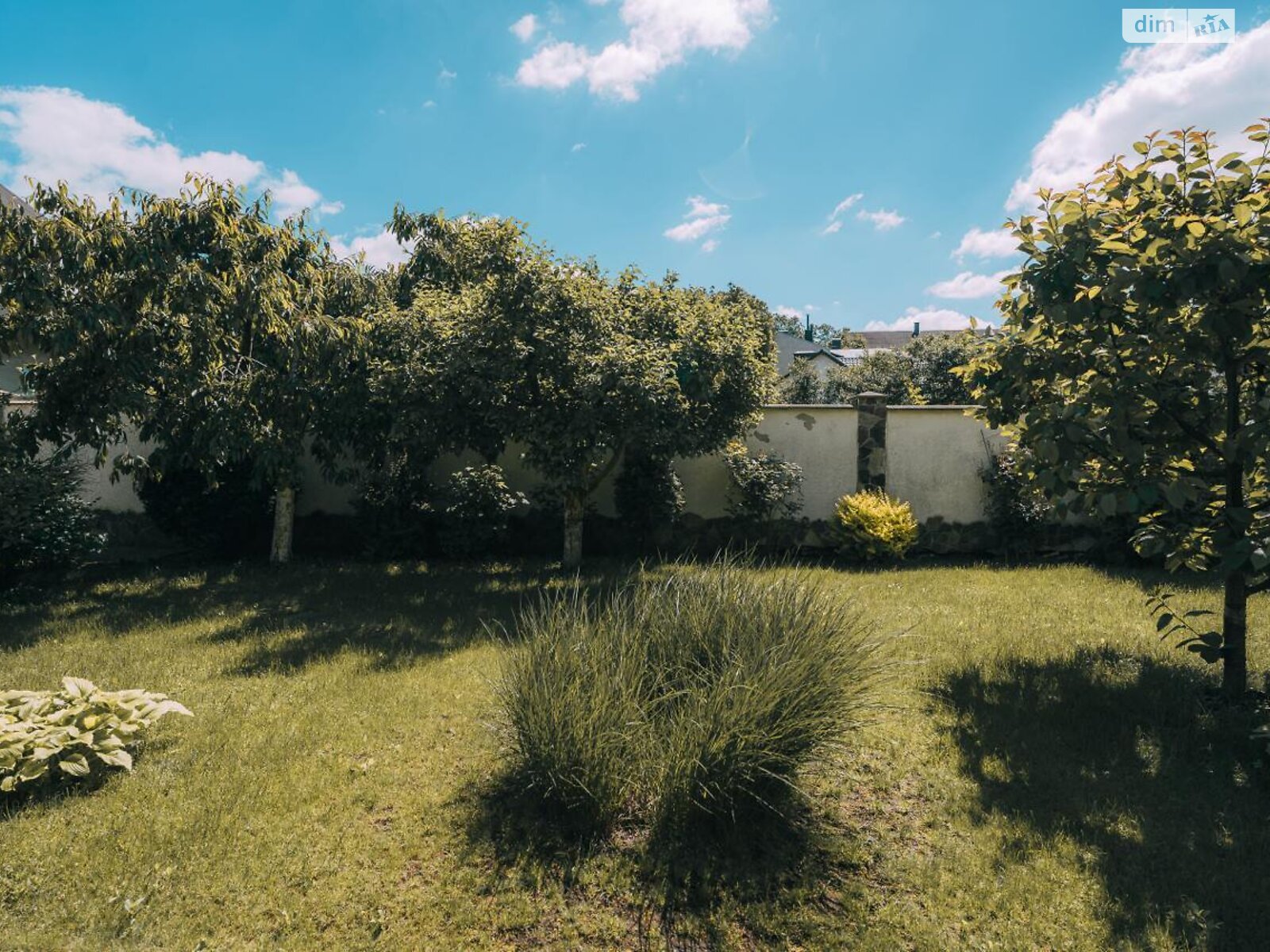 трехэтажный дом с гаражом, 330.9 кв. м, кирпич. Продажа в Ивано-Франковске фото 1 трехэтажный дом с гаражом, 330.9 кв. м, кирпич. Продажа в Ивано-Франковске фото 1